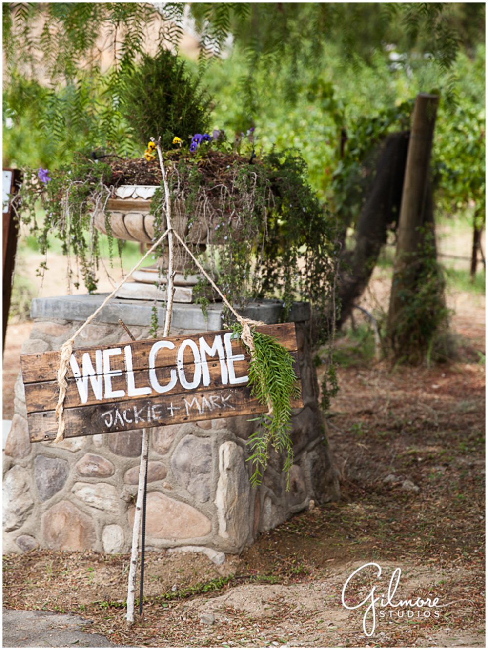 country wedding decor. rustic welcome sign
