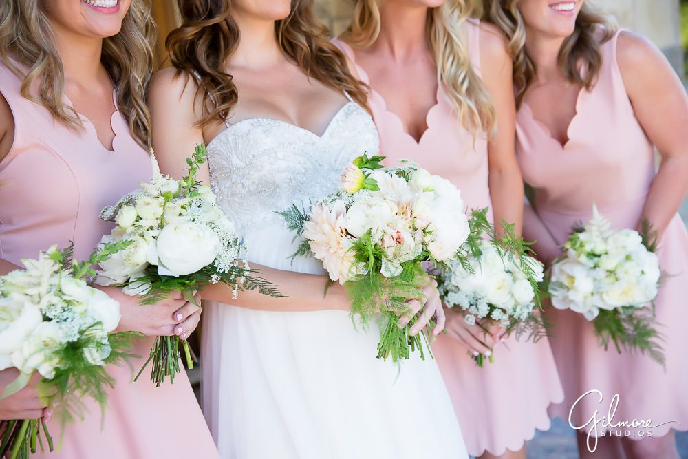 Dana Belinda designs floral designer for wedding bouquets