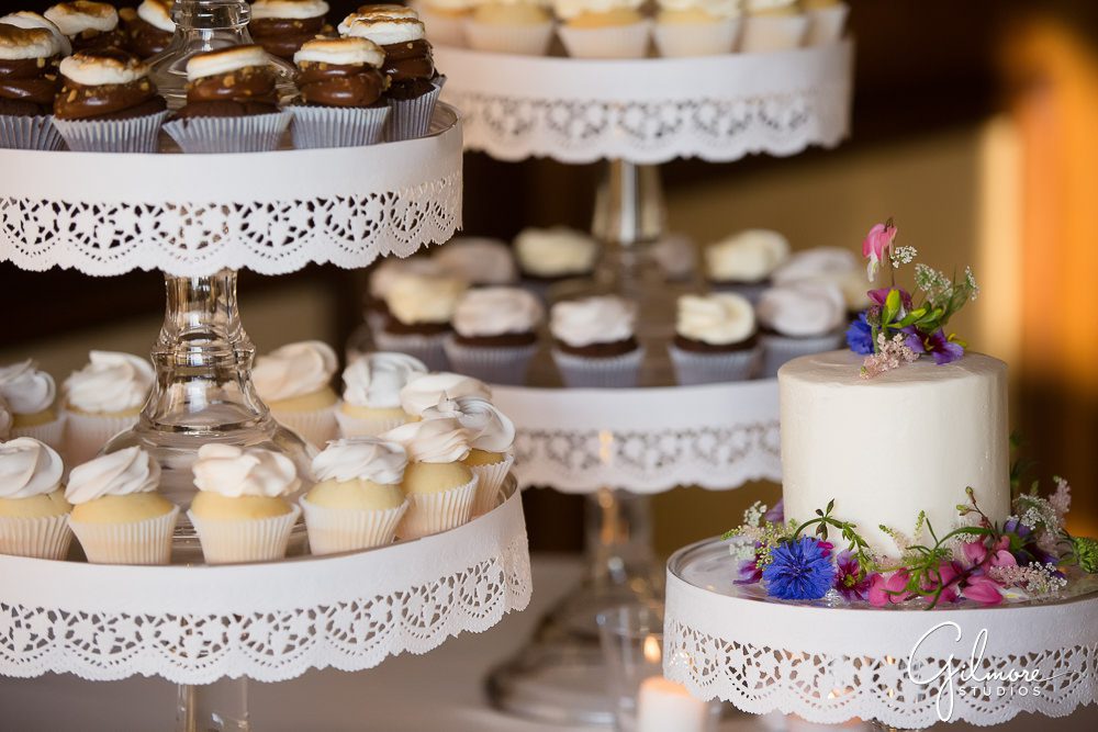 wedding cupcakes and desserts