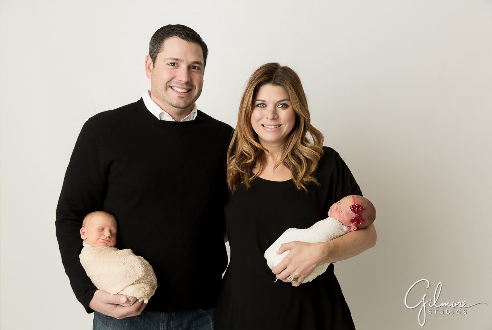 twin newborn photography session with the family