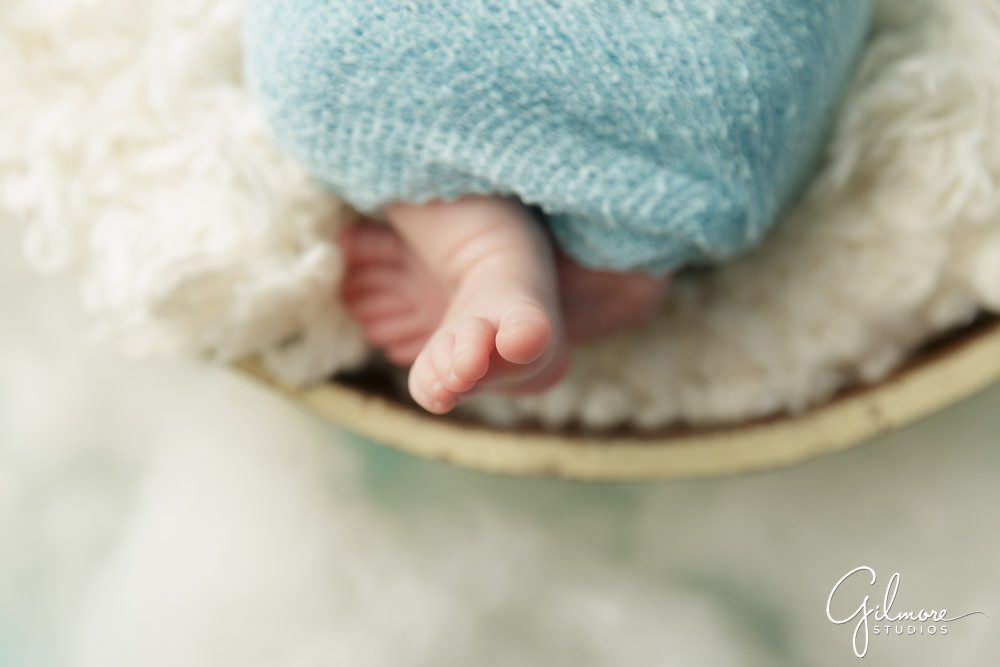 little baby toes, feet, Laguna Beach Newborn Photographer