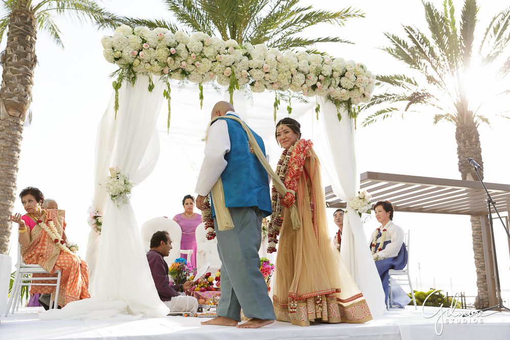 circle, Mandapa, Hindu wedding ceremony, Hilton San Diego Bayfront Wedding