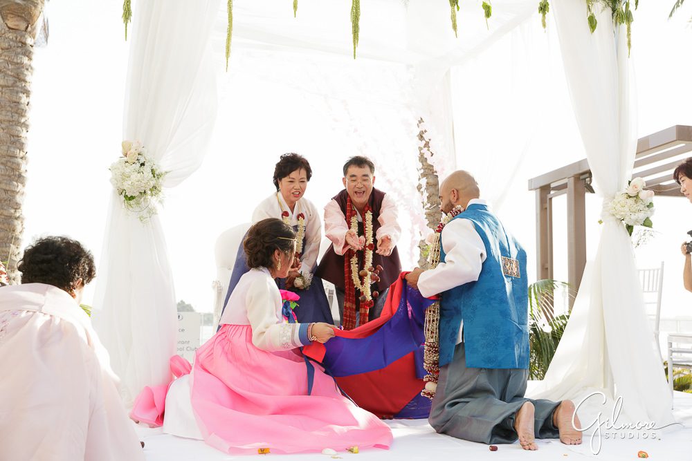 Korean pyebaek wedding, throwing chestnuts, Hanbok, San Diego wedding photographer
