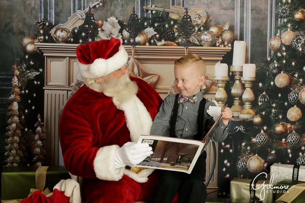 Christmas Mini Sessions, reading your favorite Christmas book with Santa