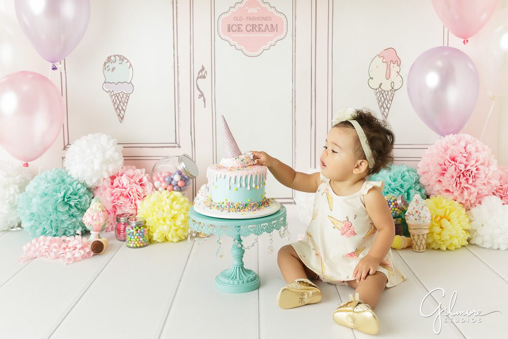 custom made Birthday Cake Smash sets and backgrounds, photography studio