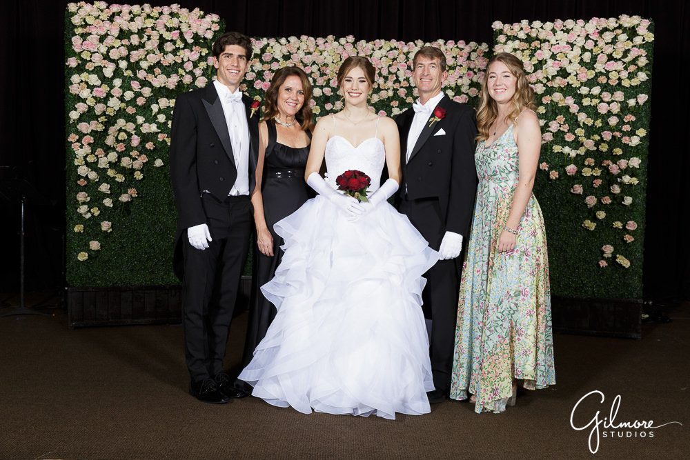 Debutante Photography, family portrit at the ball