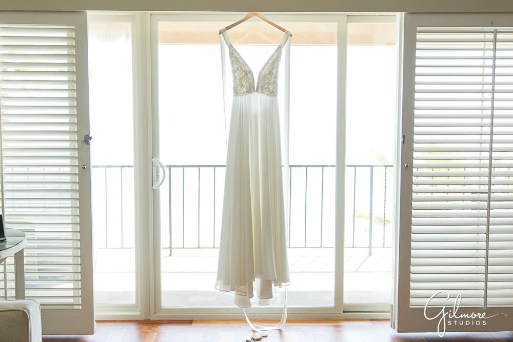 Laguna Beach Wedding, Truvelle Bridal, dress, bride, gown