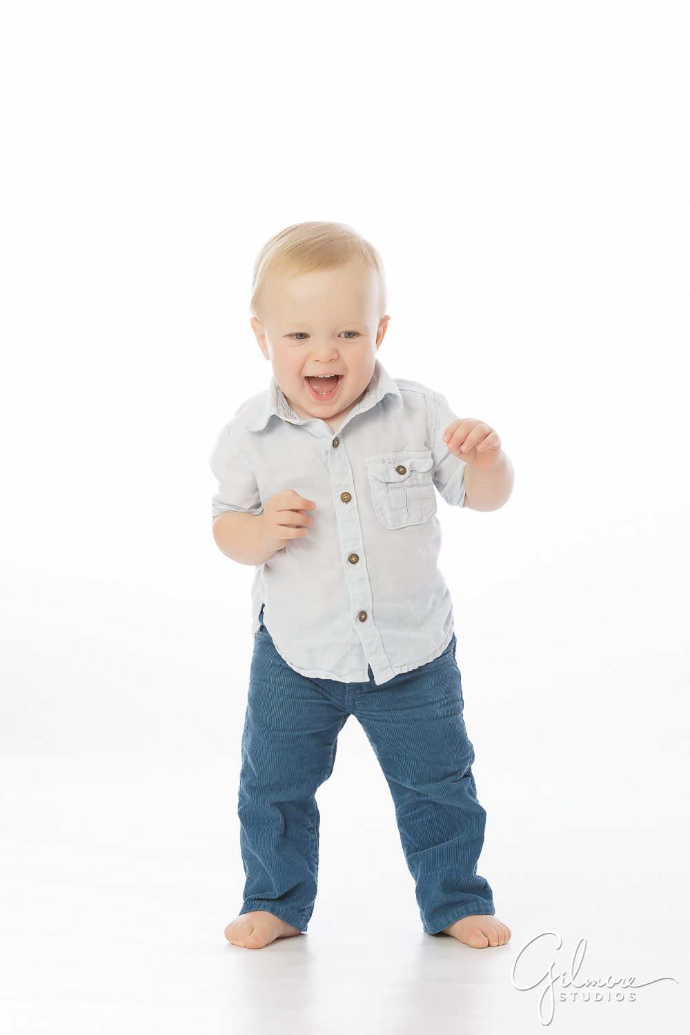 Cowboy Cake Smash, outfit, jeans, shirt, baby, 1st bday, first birthday, portrait session, studio shoot, family