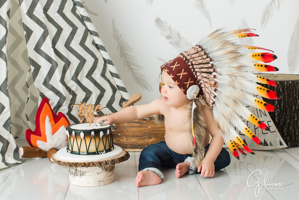 Little Indian Cake Smash, first birthday portrait session, baby, headdress, teepee, props, fire, 1st