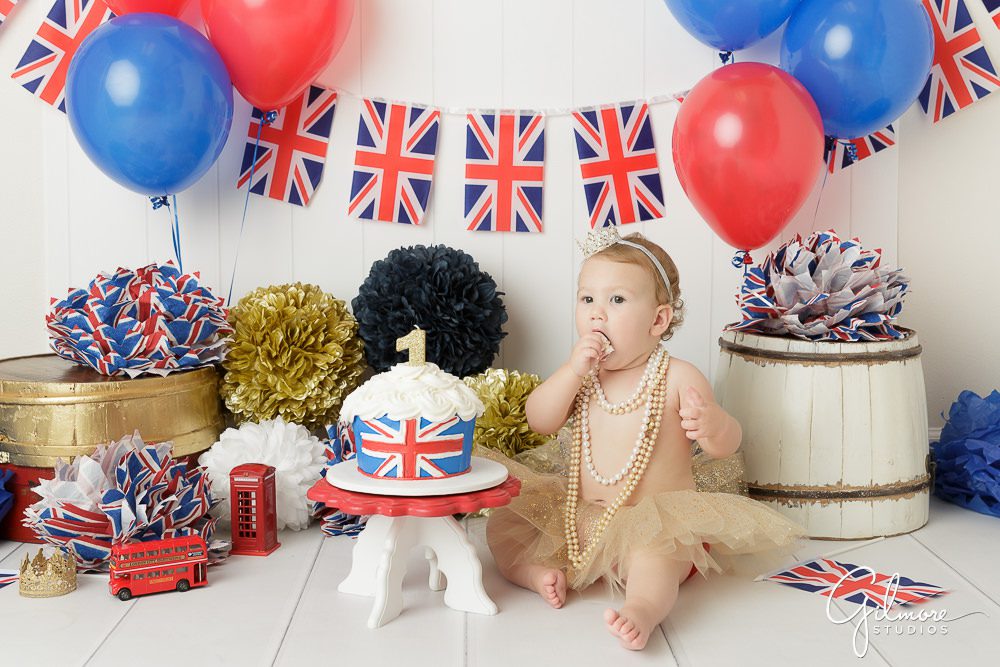Princess London's 1st Birthday, england theme, cake smash, one year old, baby portraits, studio, props, balloons, flags, outfit, skirt, tutu