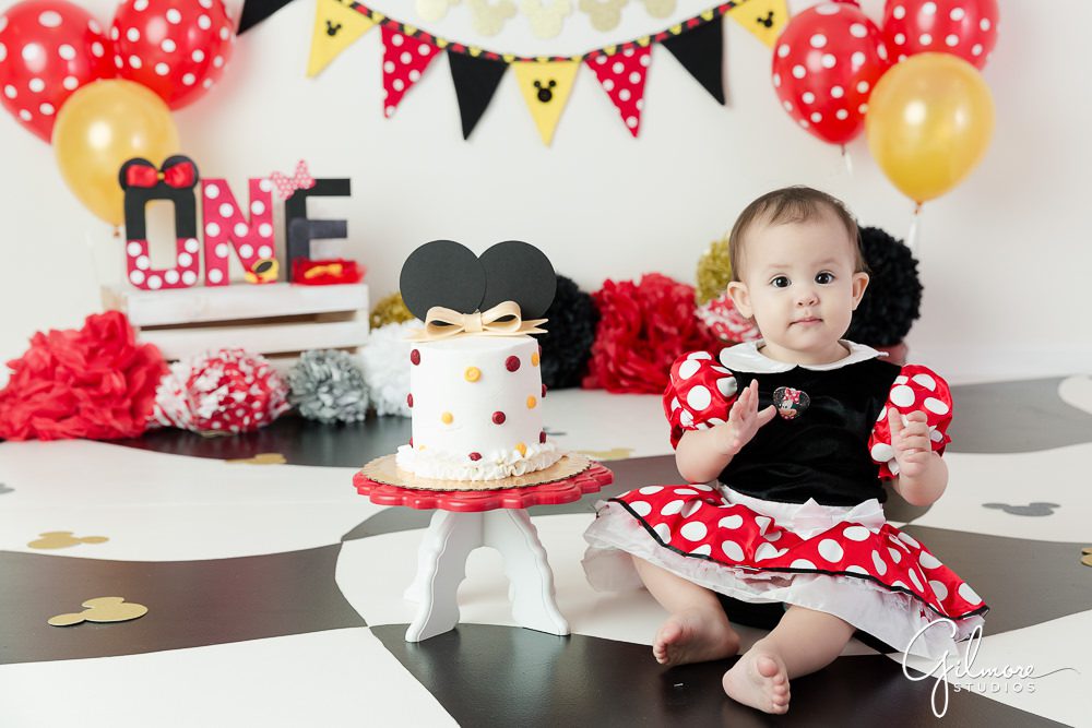 Minnie Mouse Cake Smash, Baby Photographer, First Birthday, 1st birthday party theme, Gilmore Studios, Costa Mesa, CA