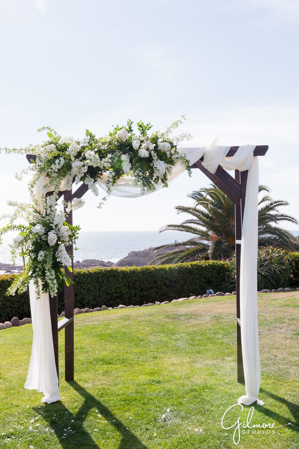perfect the event wedding planner, montage laguna beach, mulberry and moss, floral, design, florist, wedding, floral arch