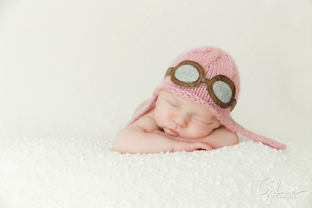 Newborn Family Photography Session, baby photographer, pink beanie, pose, posing, Sweet Pea Hats and more