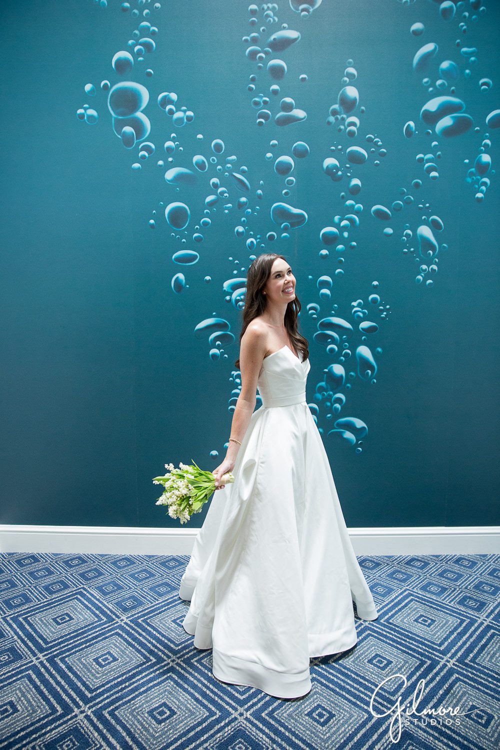 lido-house-newport-beach-bride-wedding-bouquet-weddings-orange-county-venue-modern-hotel-bridal-dress-gown-photography
