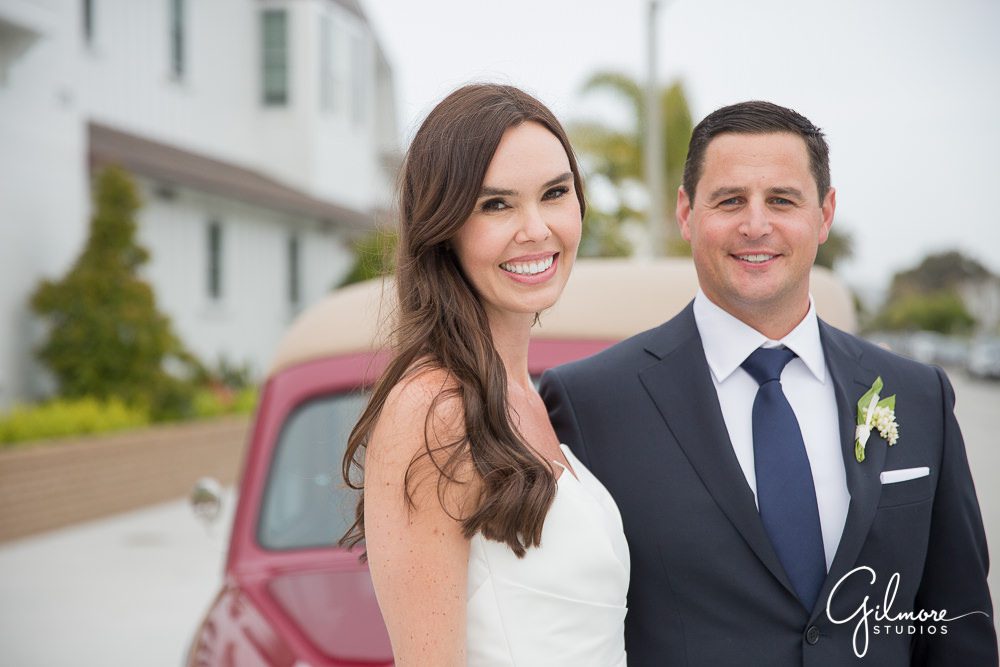 OC-wedding-photographer-newport-beach-classic-car-ford-mercury-woody-bride-and-groom-getaway-car-orange-county-beach-wedding