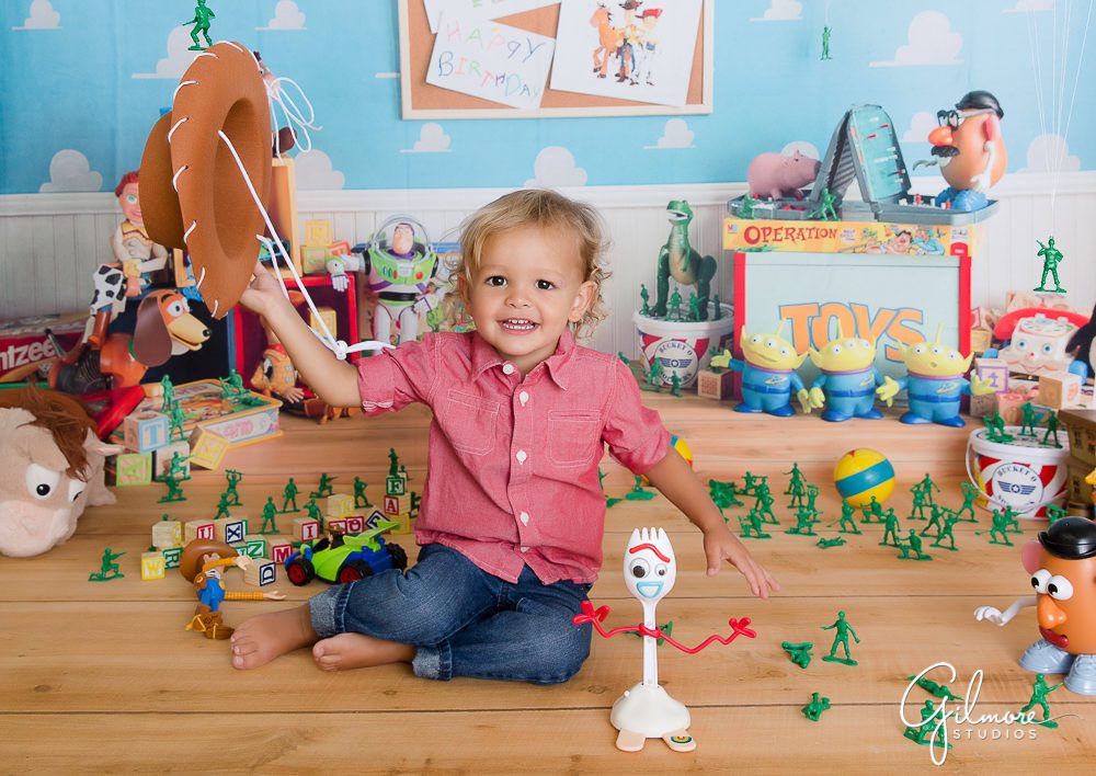 Toy Story Mini Sessions, cowboy hat, buzz lightyear, party, background, themed session, Woody