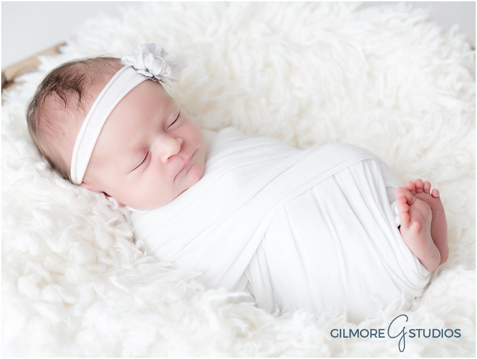Orange County Baby Photography, newborn girl, portrait studio, newport beach, headband, blanket, props, wrap, oc, photographer