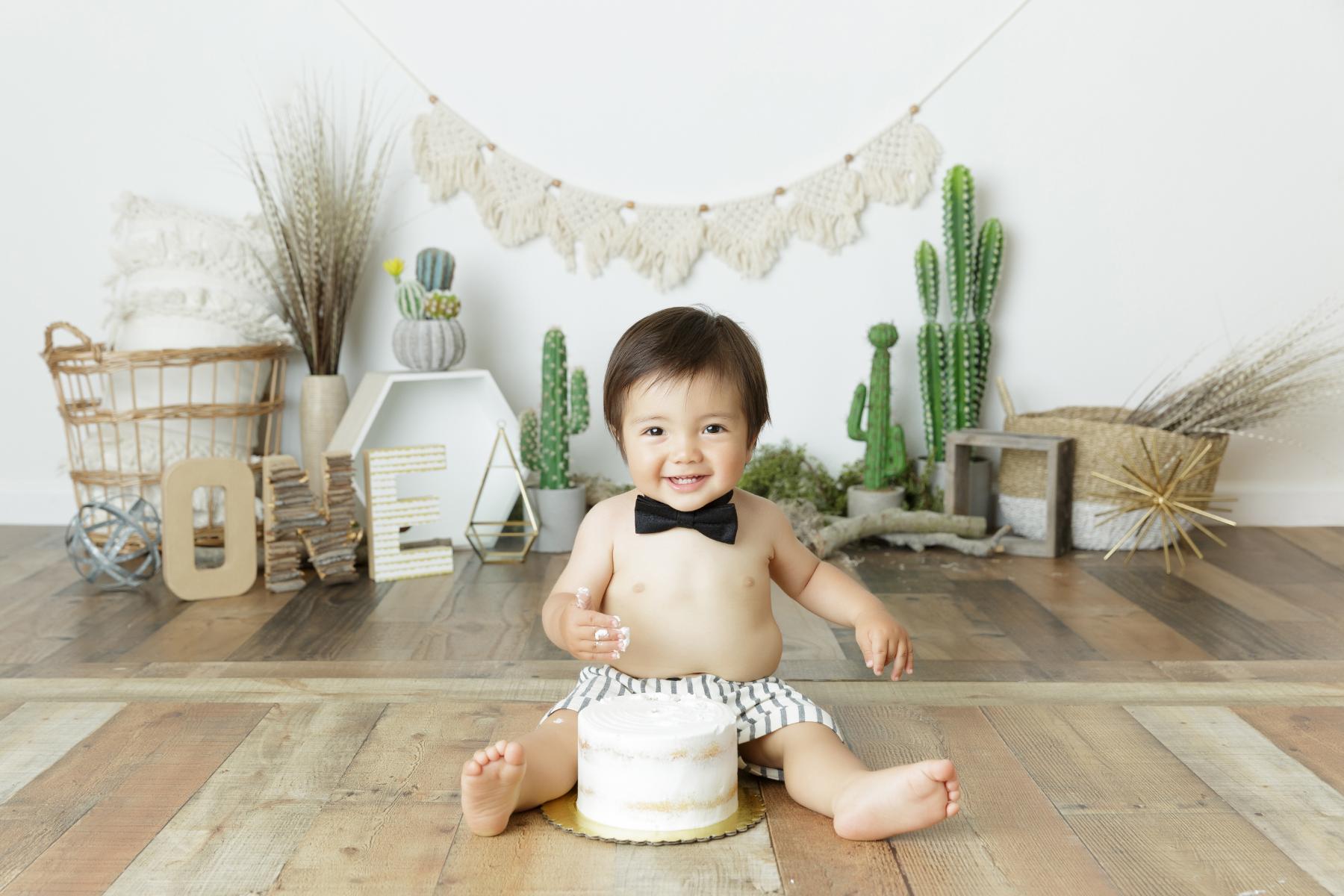 Neutral Baby Boy Smash Cake Photos - Jace is 1! - Coffee With Summer