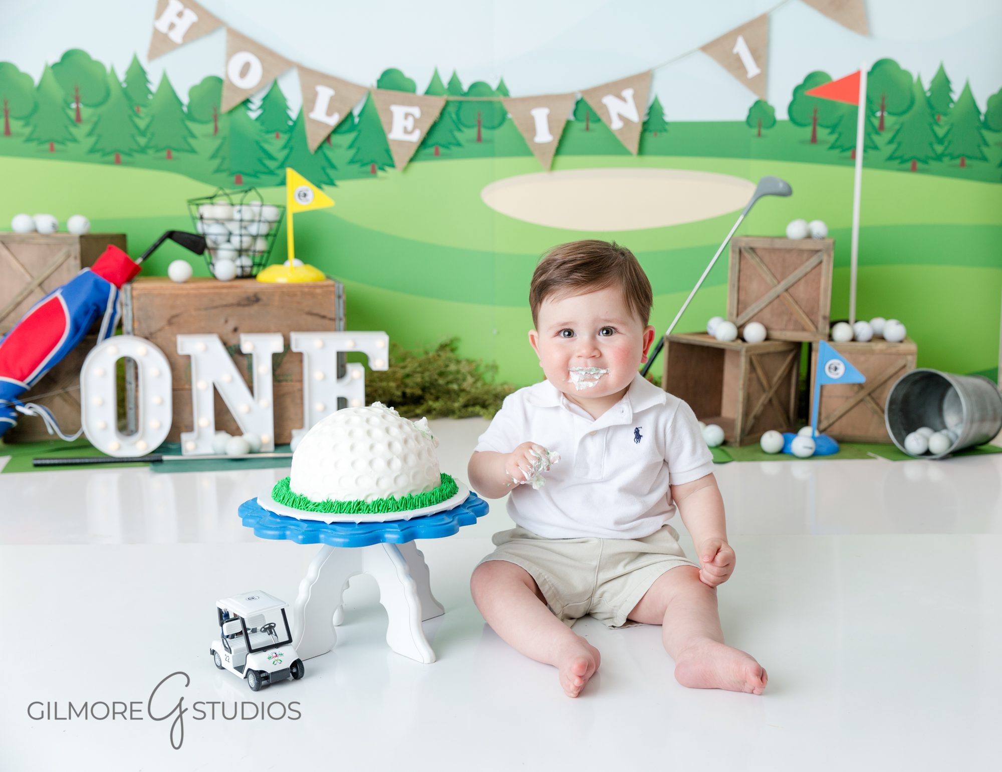 golf cake smash, hole in 1, golfing theme, one year old, first birthday, golf ball cake, golfing set, design, decor, photographer
