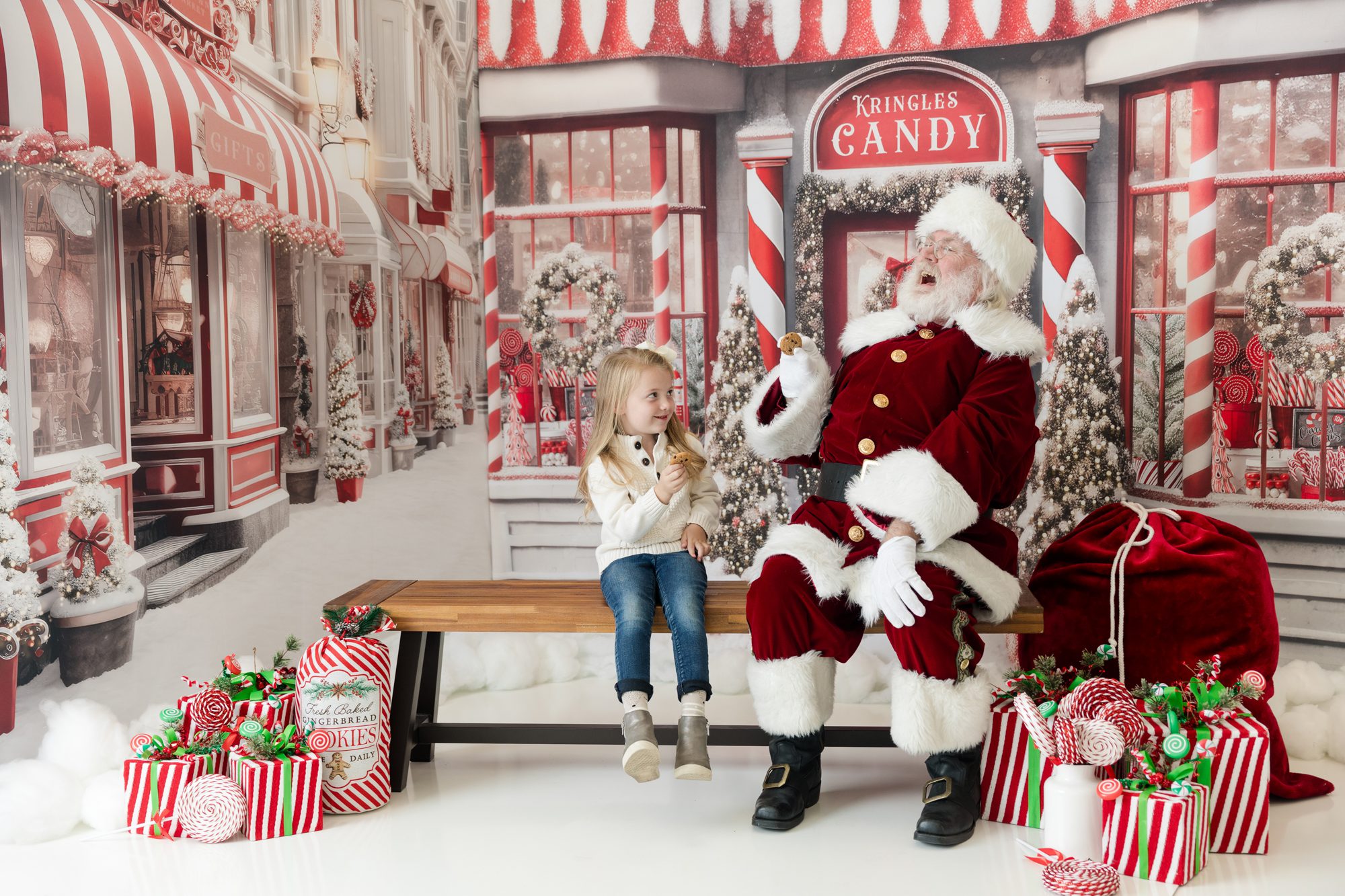 Christmas decor Santa's best animated undercover kids.20c - Lil