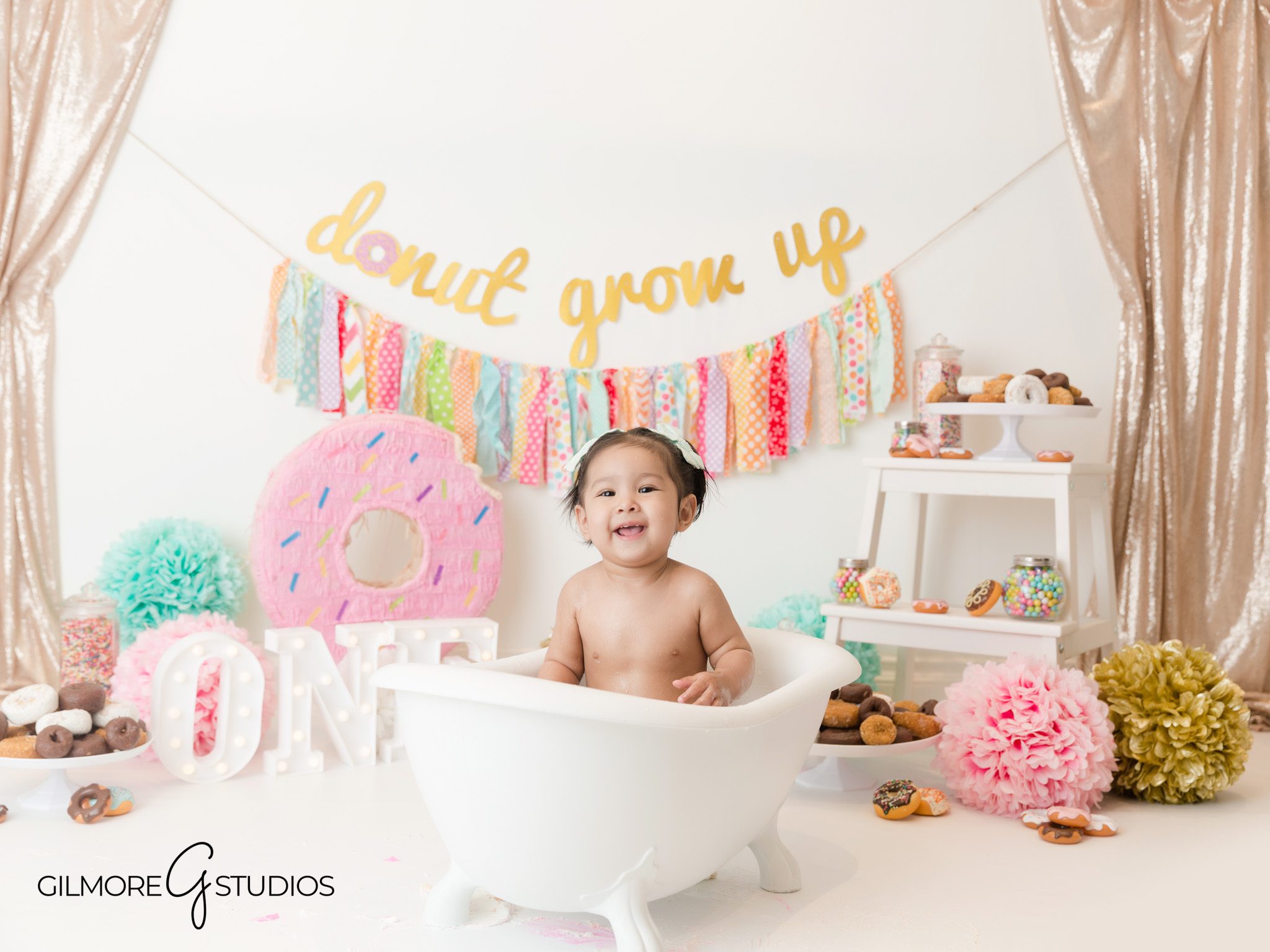 Donut Cake Smash – Gilmore Studios – First Birthday Celebration