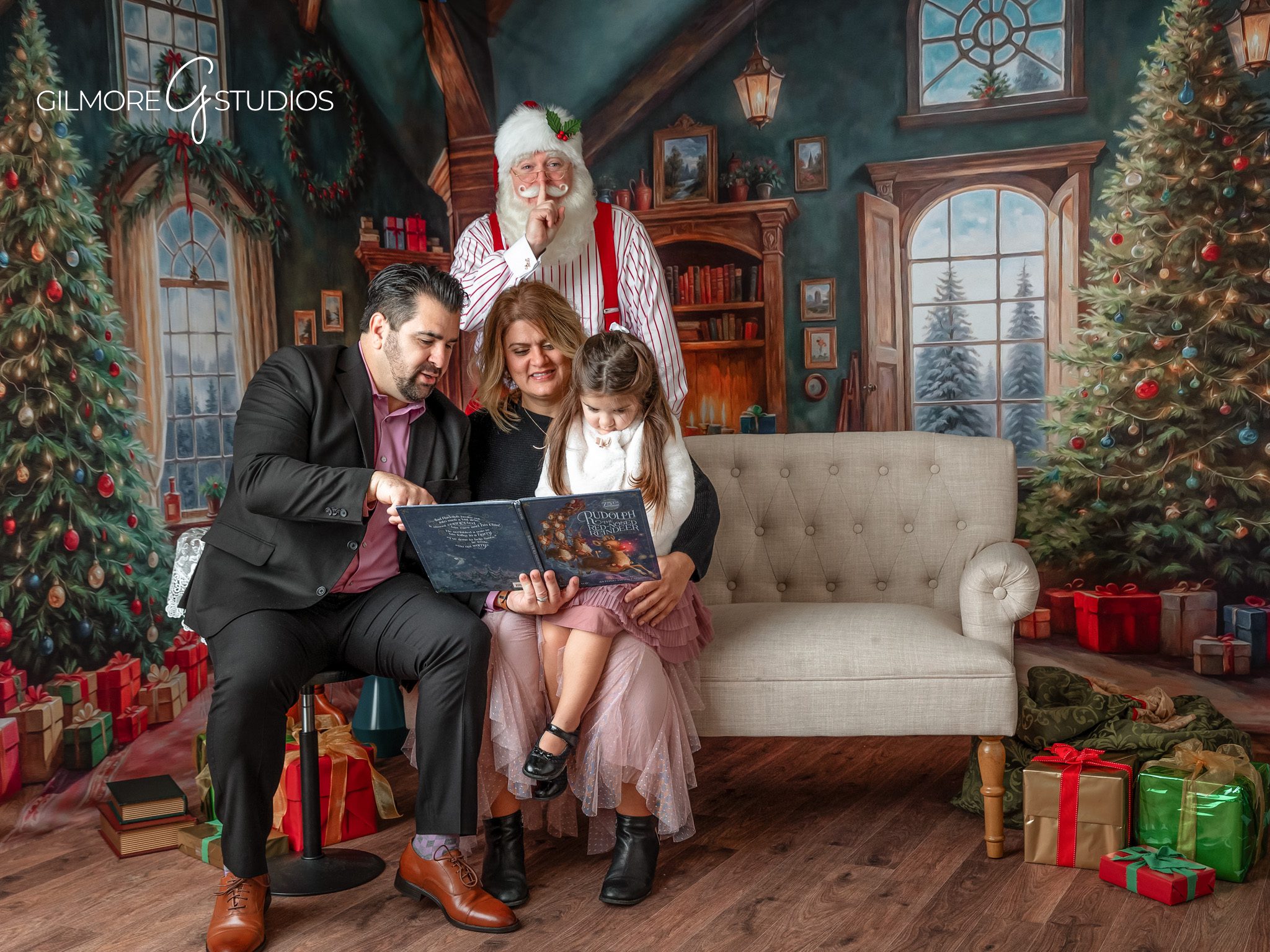 Santa Mini Sessions - Holiday Photography - Family Smiles