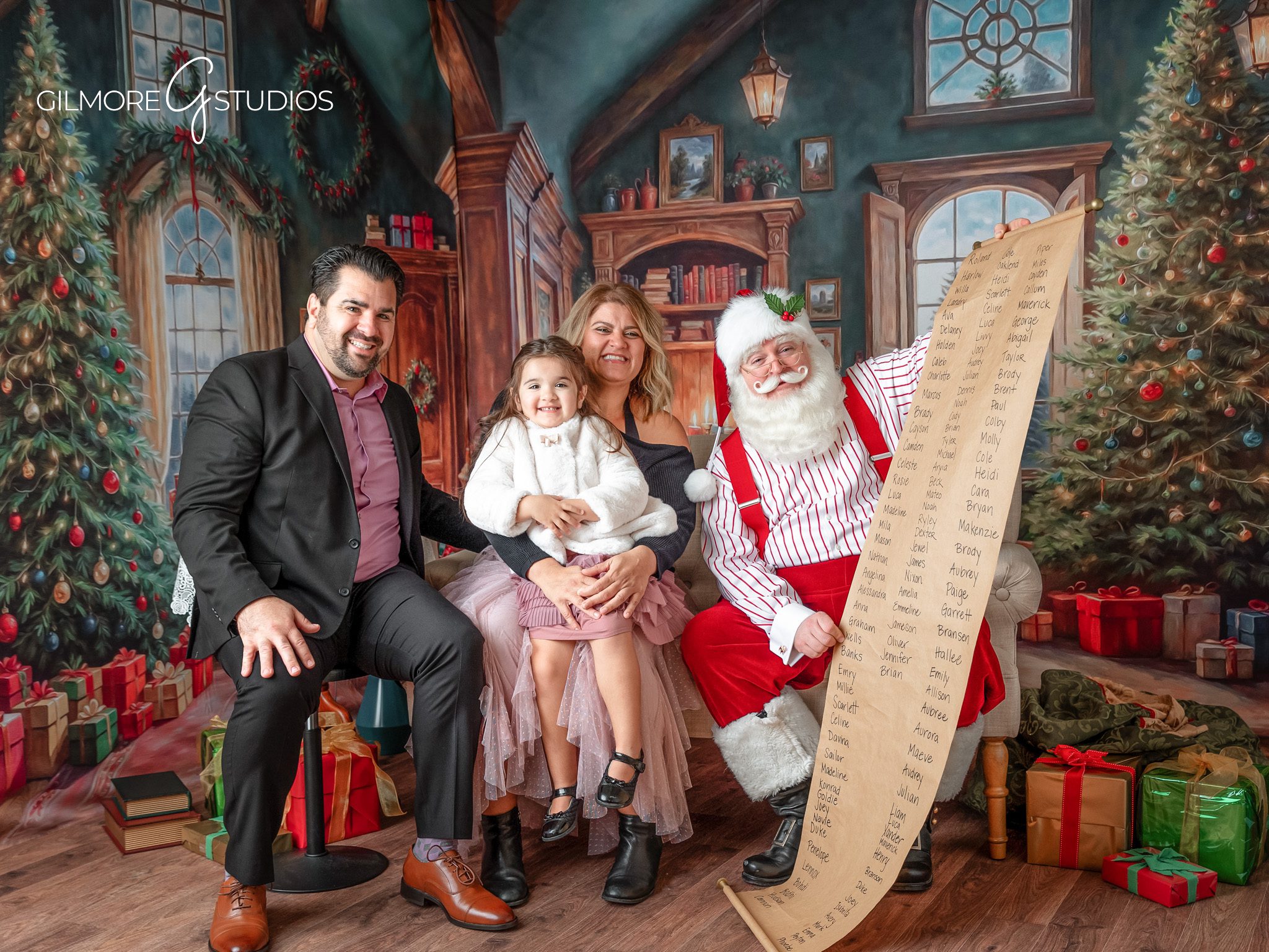 Santa Experience Tips - Holiday Photography - Family Portraits