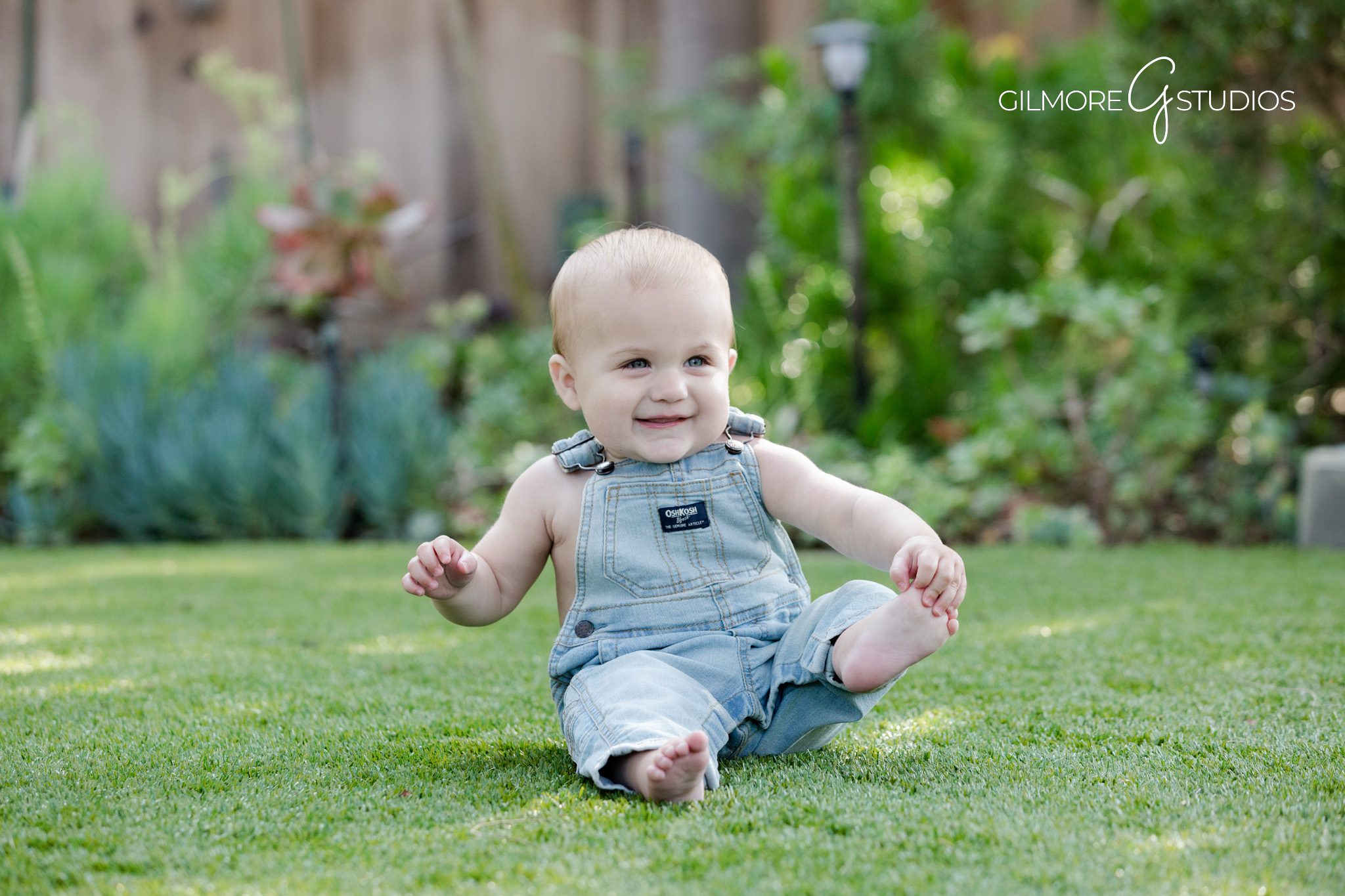 Gilmore Studios, first birthday cake smash, lumberjack styling