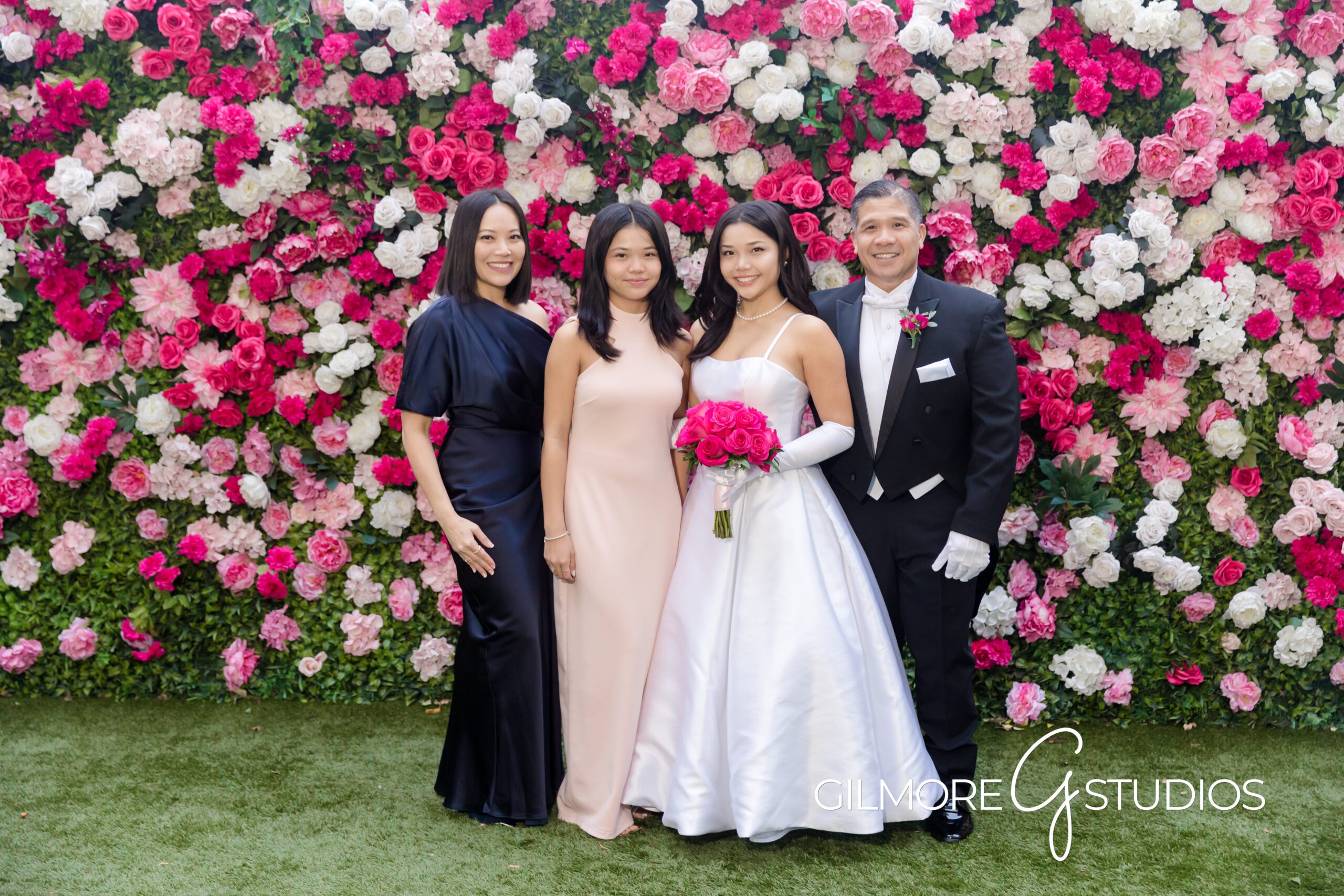 Elegant-Backdrop-Madracitas-Portraits-Newport-Beach