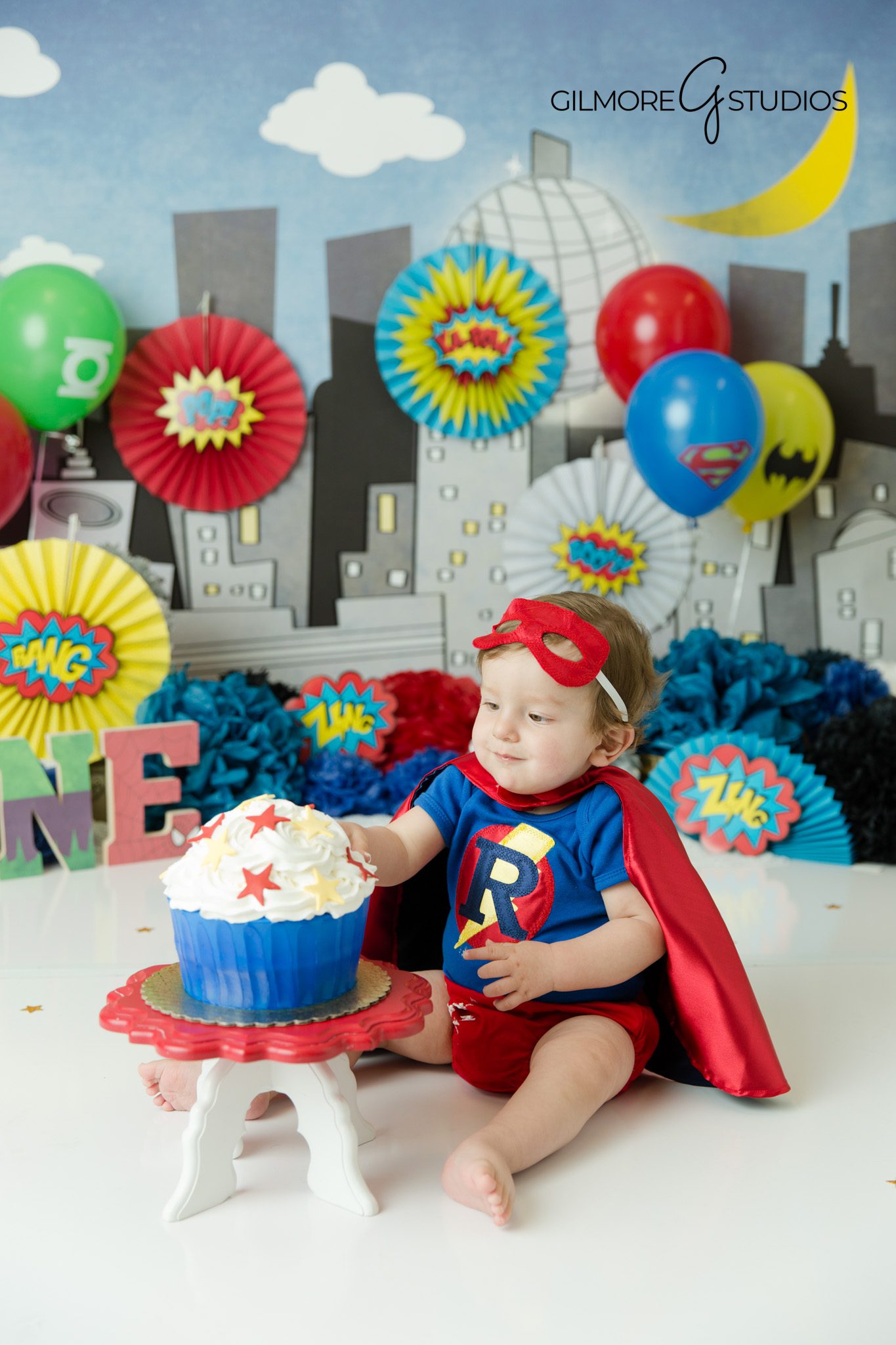 Superhero-Toy-Cake-Smash-Fun-Session