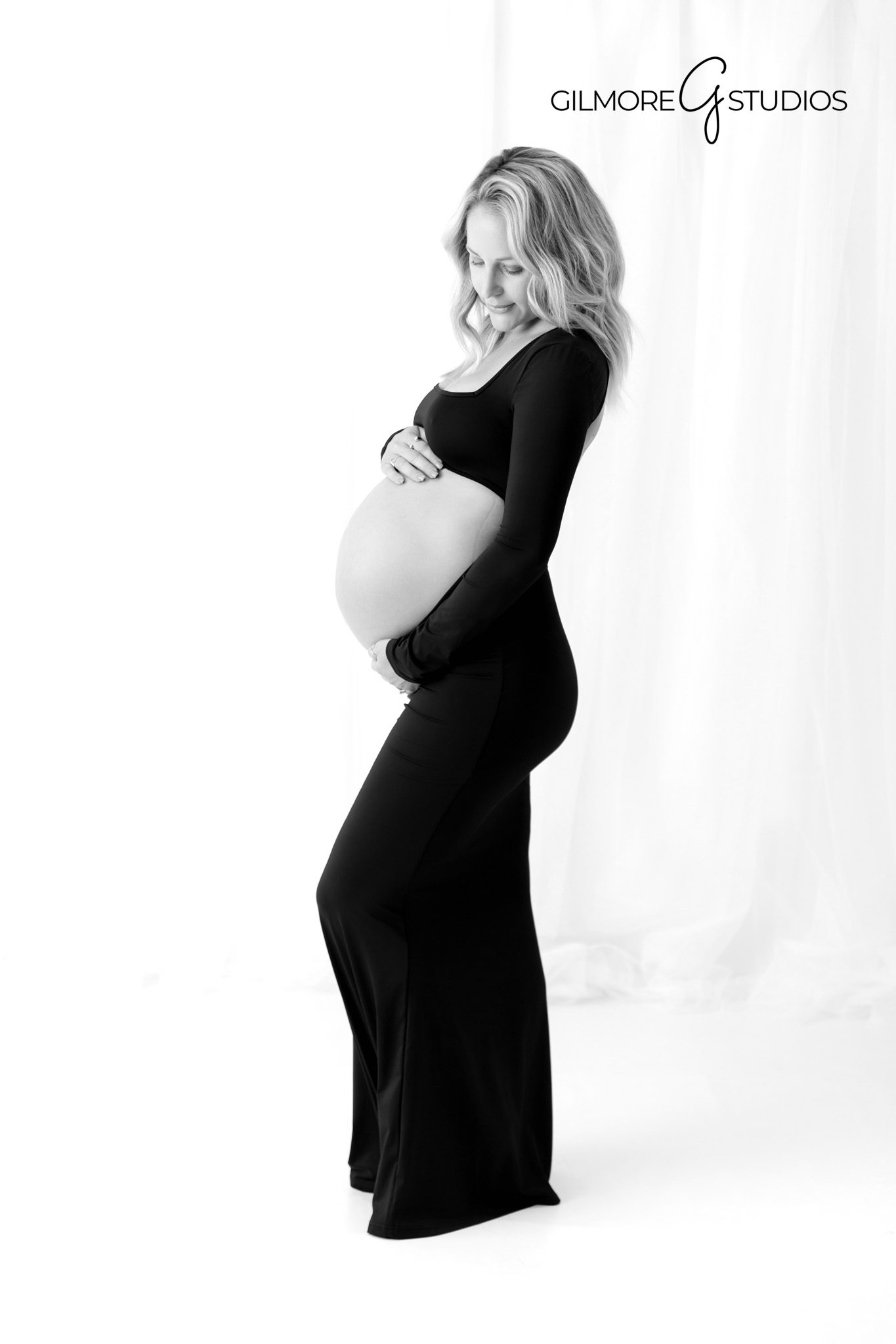 Simple-Classic-Maternity-Photography-Corona-del-Mar