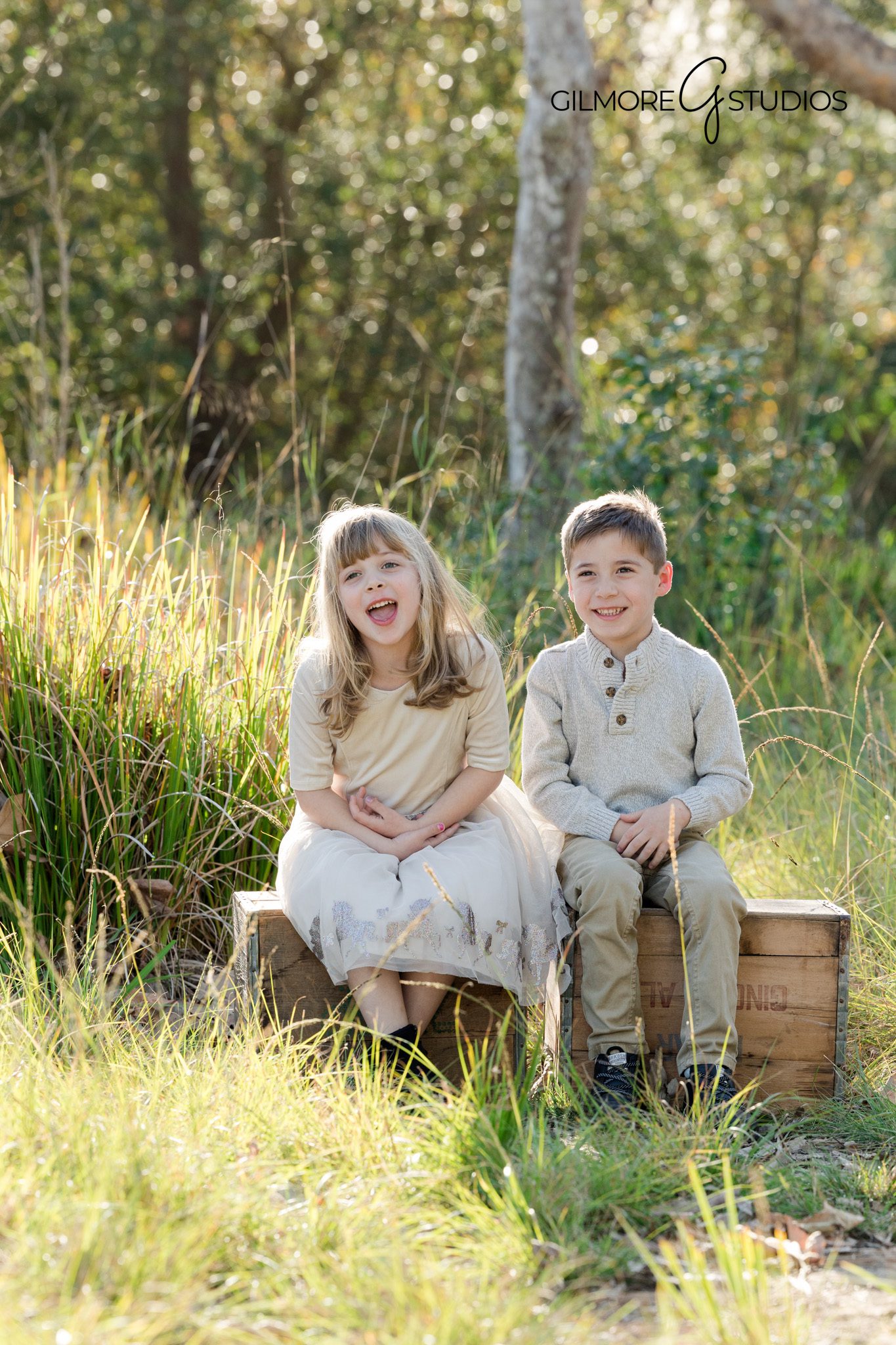 Canyon-Park-Bulleri-Twins-Photography-Session-Smiling