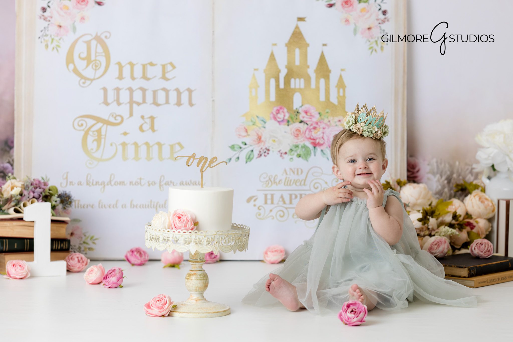 Storybook-Cake-Smash-Session-First-Birthday-Milestone