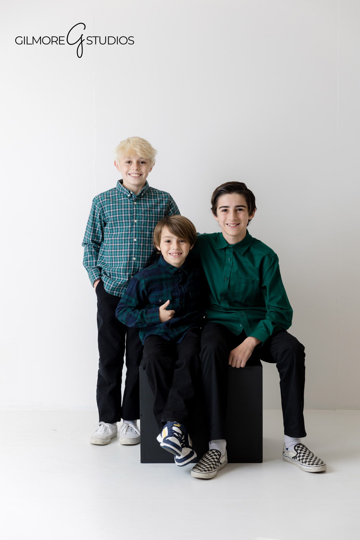 timeless family portrait Newport Beach, studio photographer with experience, indoor family photography session tips, portrait legacy photographer