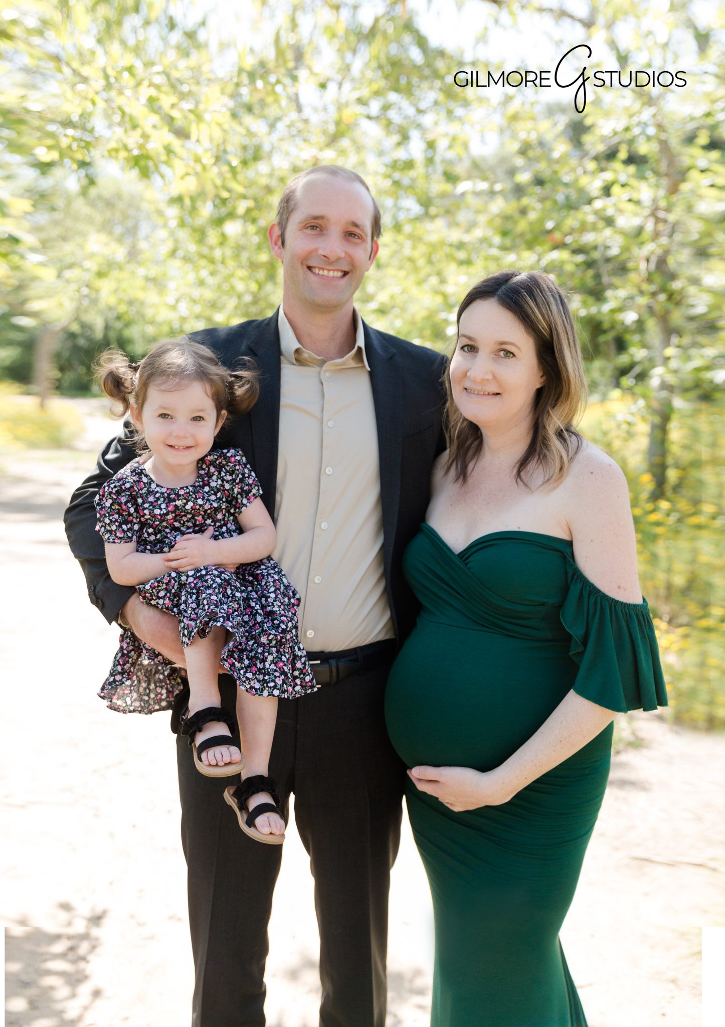 Gilbert AZ maternity session outdoor Canyon Park pregnancy pictures, Canyon Park Gilbert AZ maternity portraits desert light expecting mom