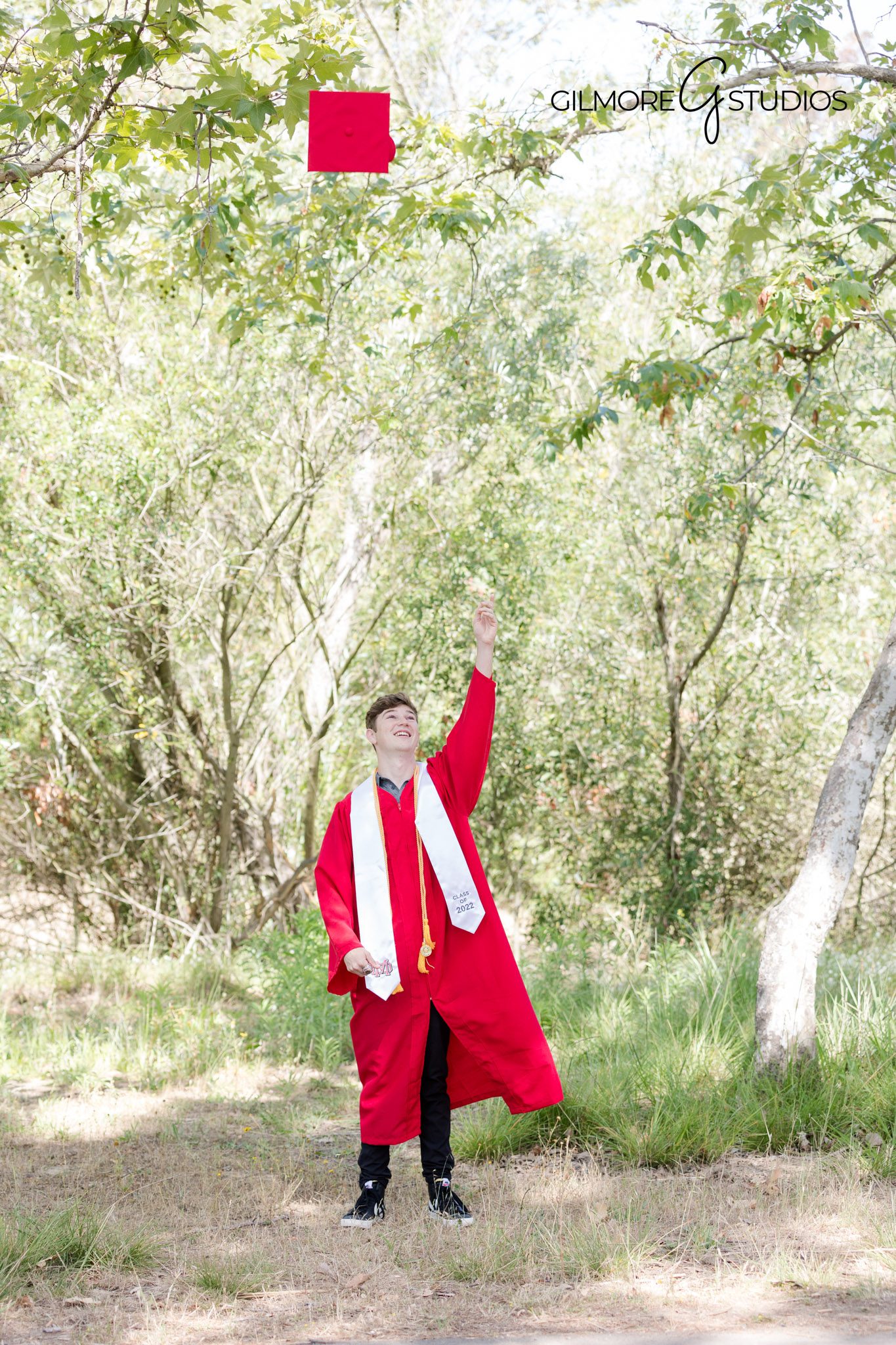 Canyon Park senior boy outfits photoshoot Gilbert AZ graduation inspiration, Gilbert Arizona senior boy portrait photographer Canyon Park session ideas