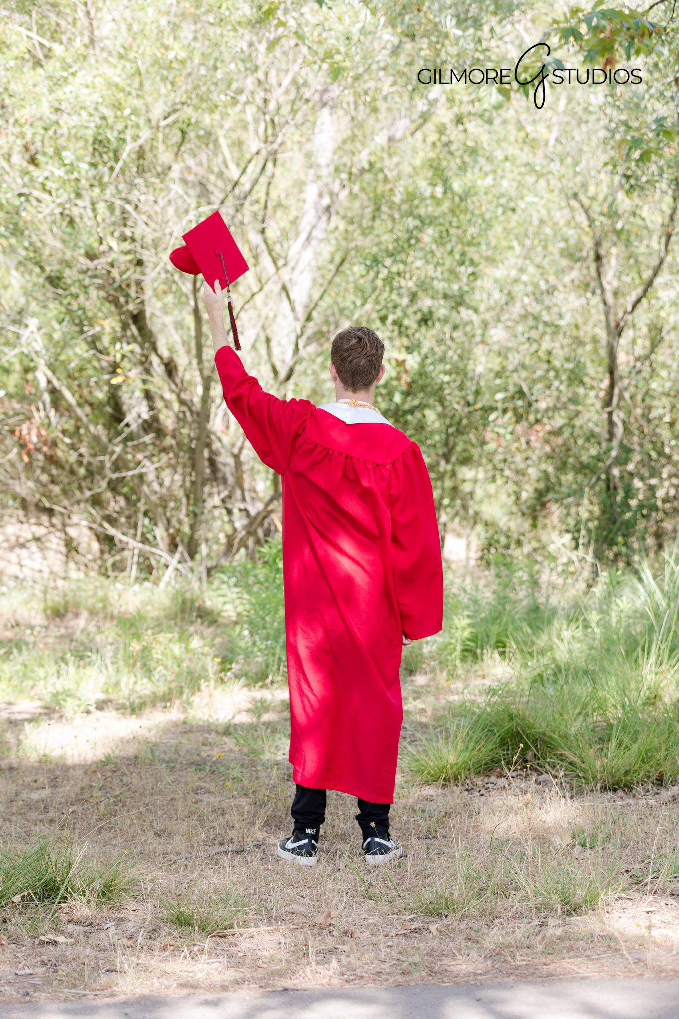 Outdoor senior boy session Gilbert AZ Canyon Park graduation photoshoot, Senior boy Canyon Park photos Gilbert Arizona outdoor milestone portraits
