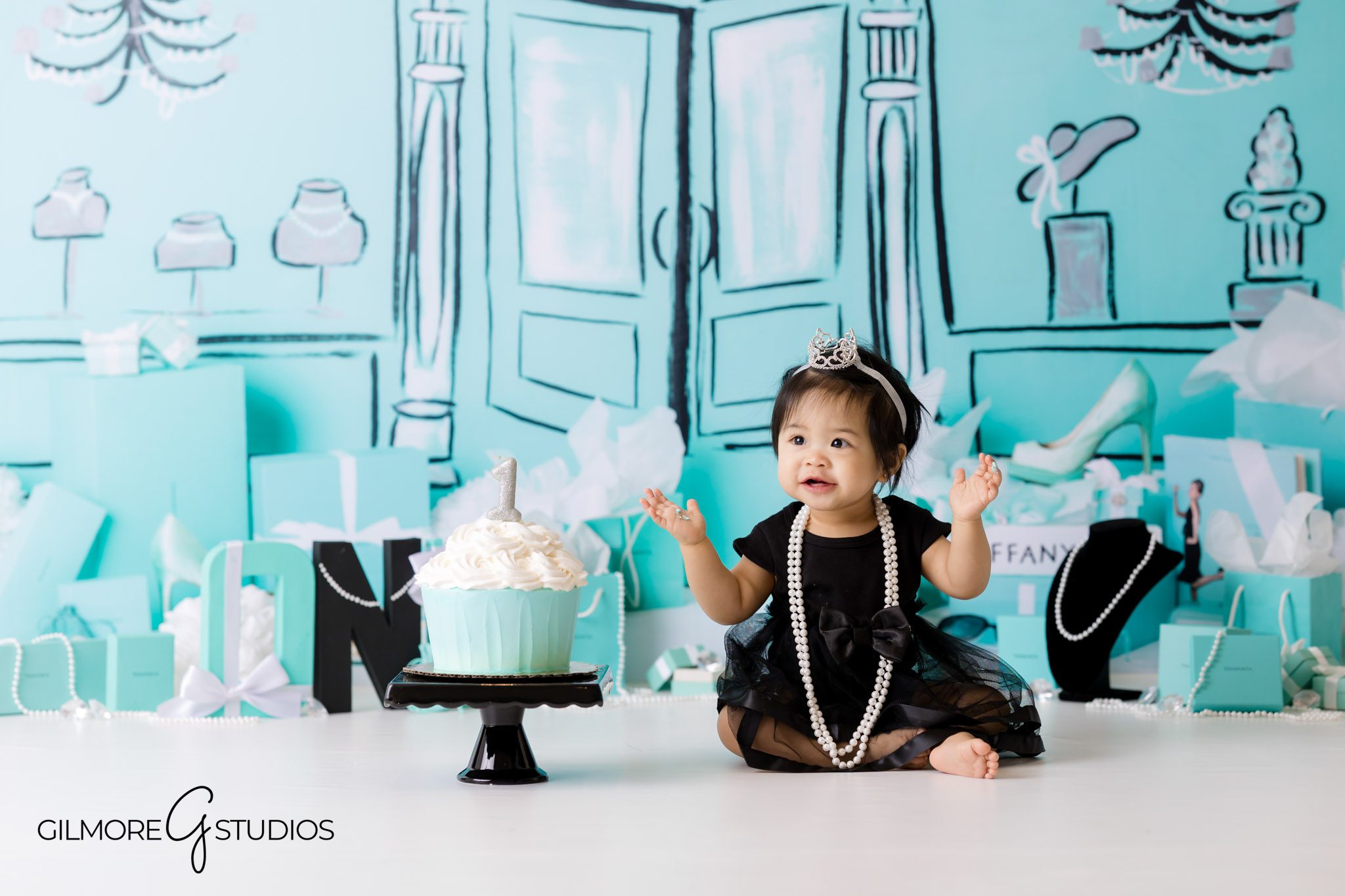Gilmore Studios Tiffany birthday cake smash, Mission Viejo photography Tiffany 1st birthday