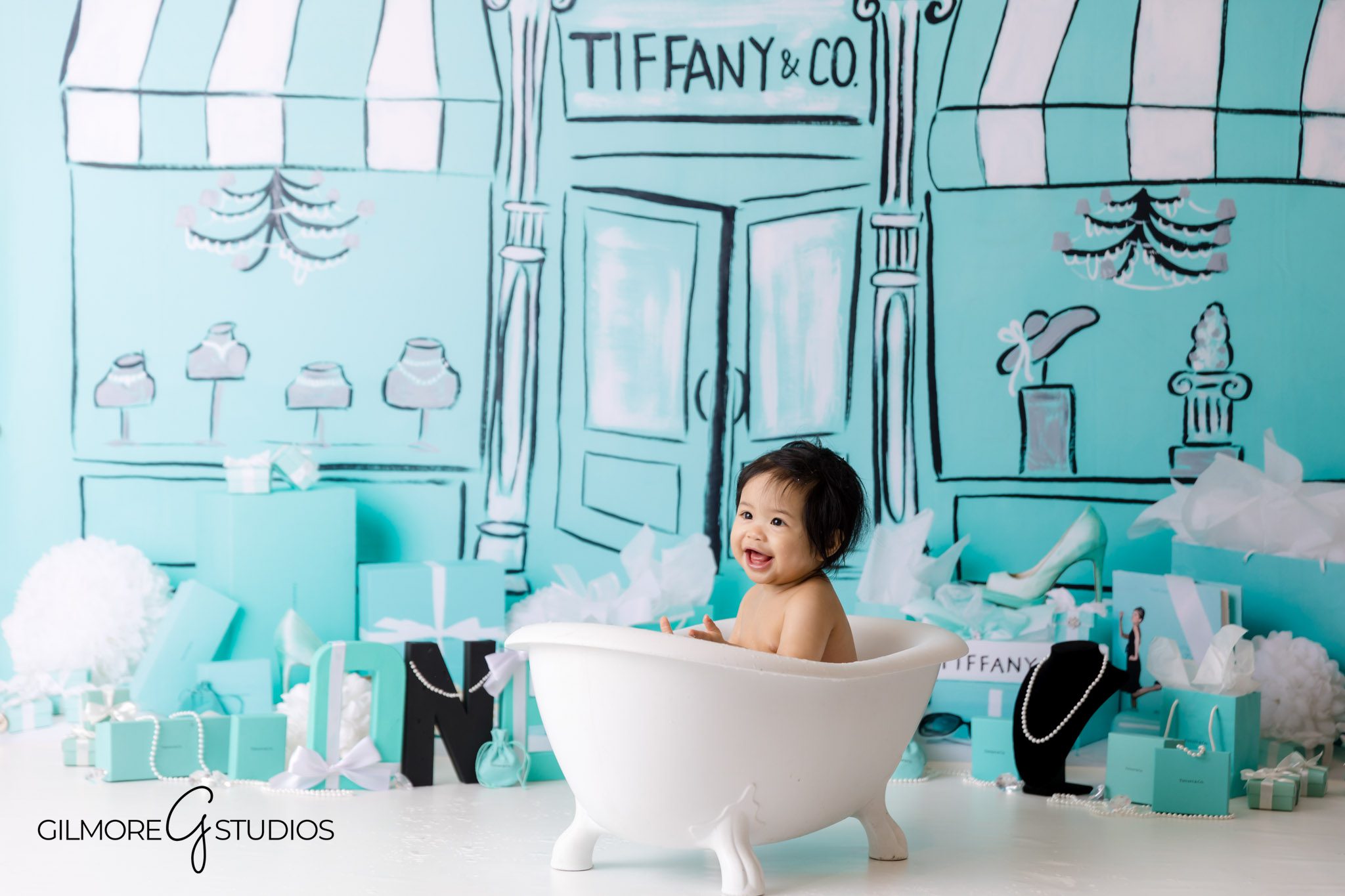 studio cake smash photographer Tiffany party, one year old cake smash Tiffany decorations