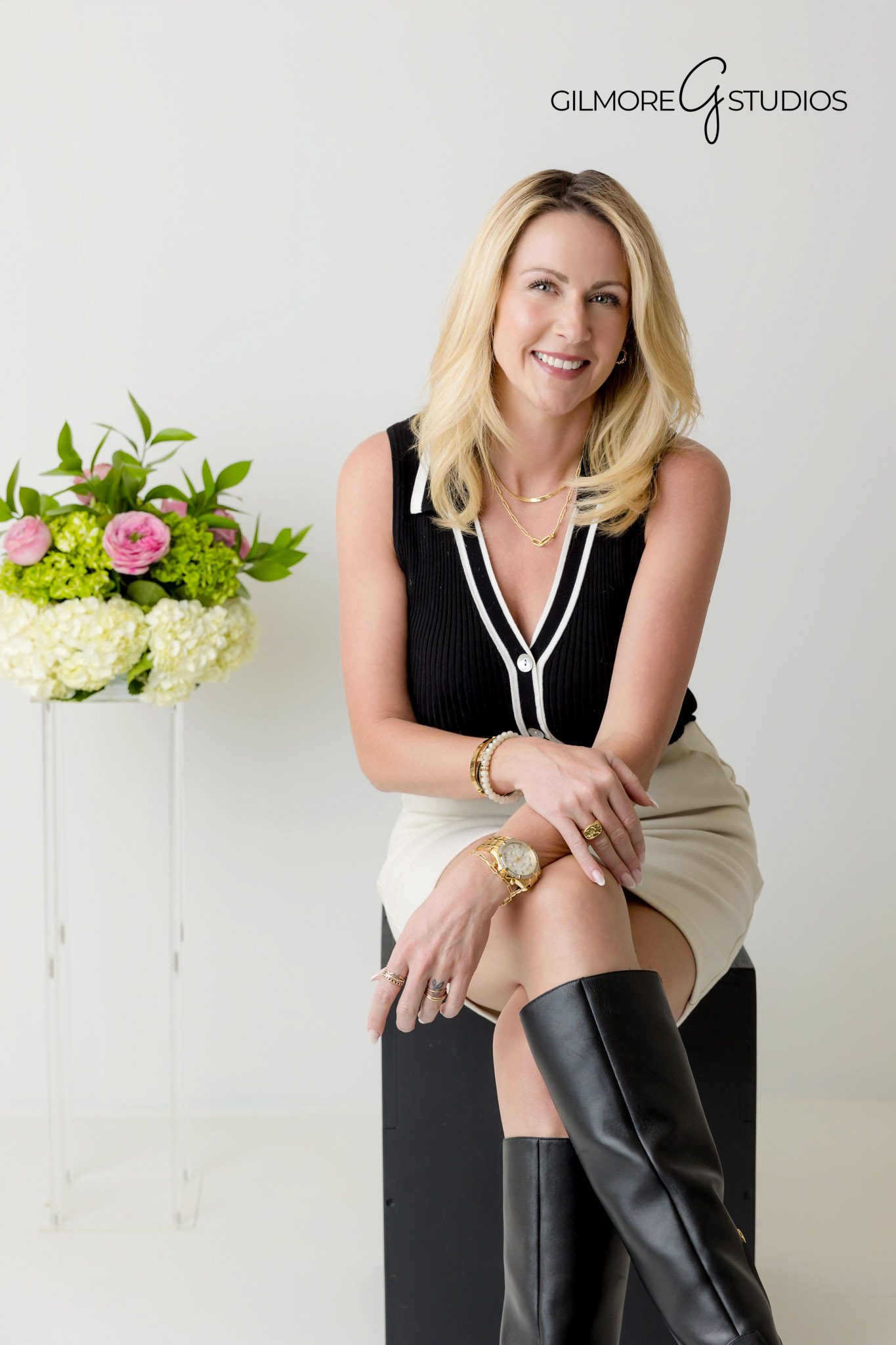 Business professional headshot photography Scottsdale AZ studio session, Branding photographer Scottsdale Arizona for modern corporate headshots