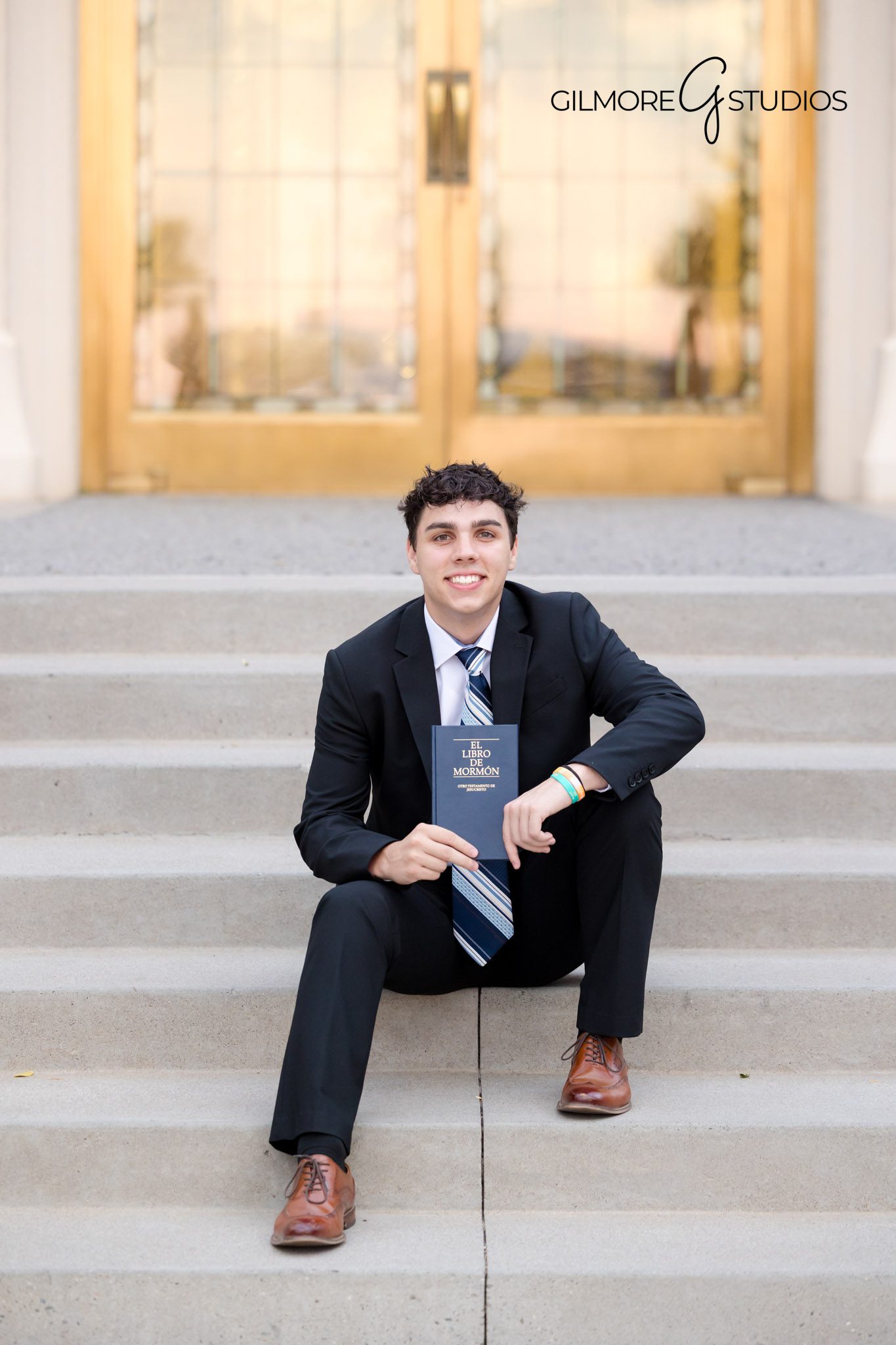 Missionary portraits in front of temple in Gilbert Arizona
Arizona LDS elder photo shoot near Gilbert Temple