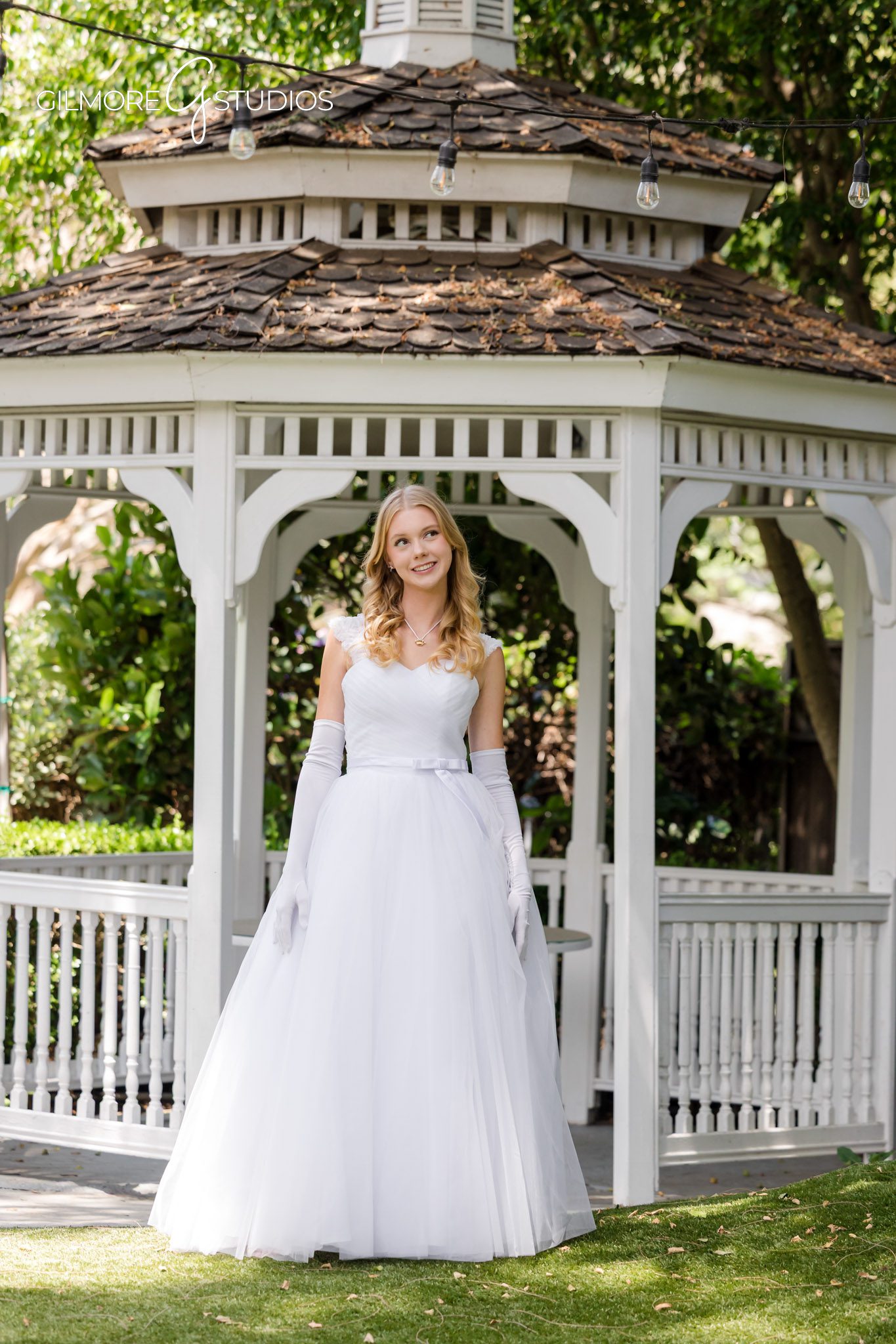 Elegant senior portraits for Ticktocker NCL girls photography, Classic senior portrait photography debutante Newport Beach