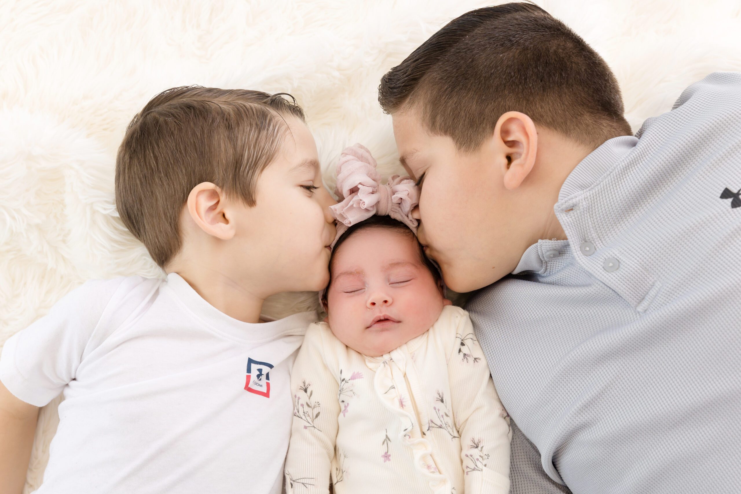 Newborn family session Murrieta California photographer candid portraits photos, Professional newborn photographer Murrieta CA lifestyle baby family portraits