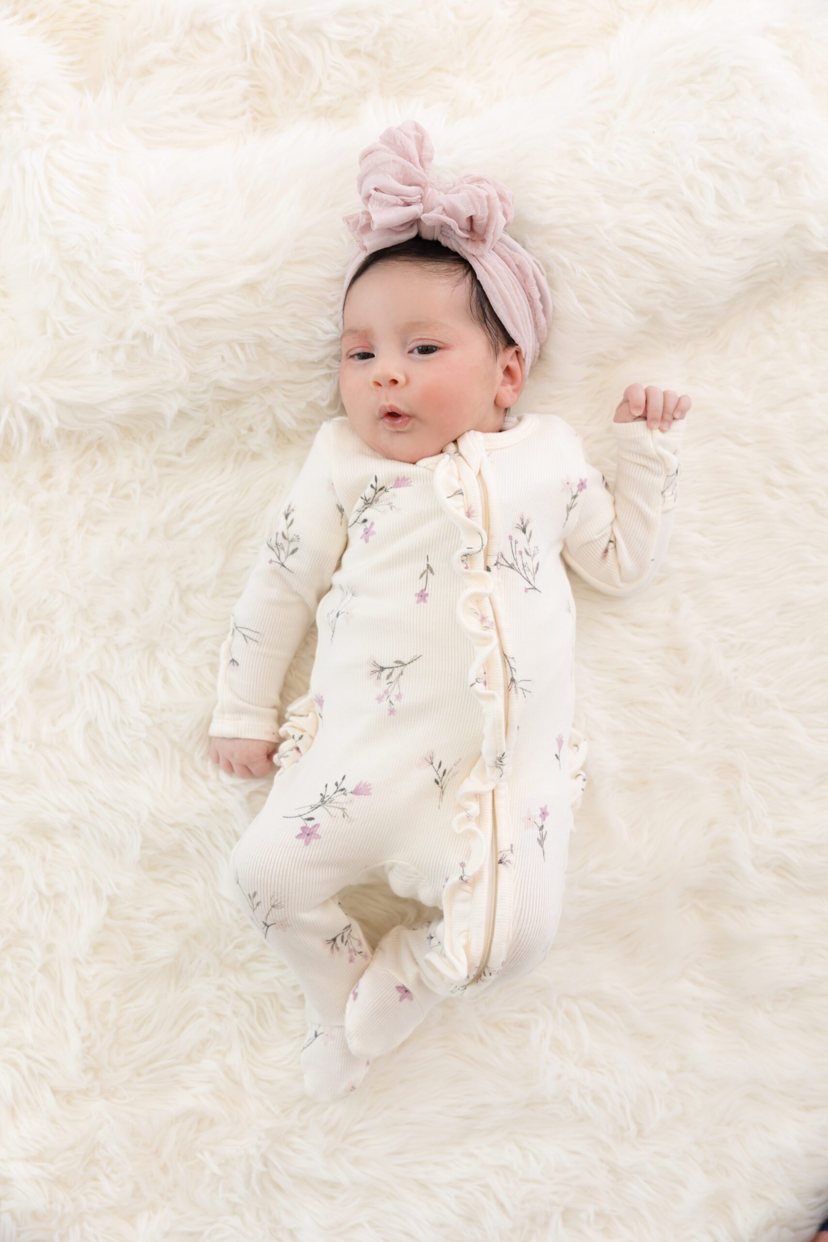 Family photographer Murrieta newborn portraits lifestyle candid professional photos, Murrieta California newborn family photography professional lifestyle portraits