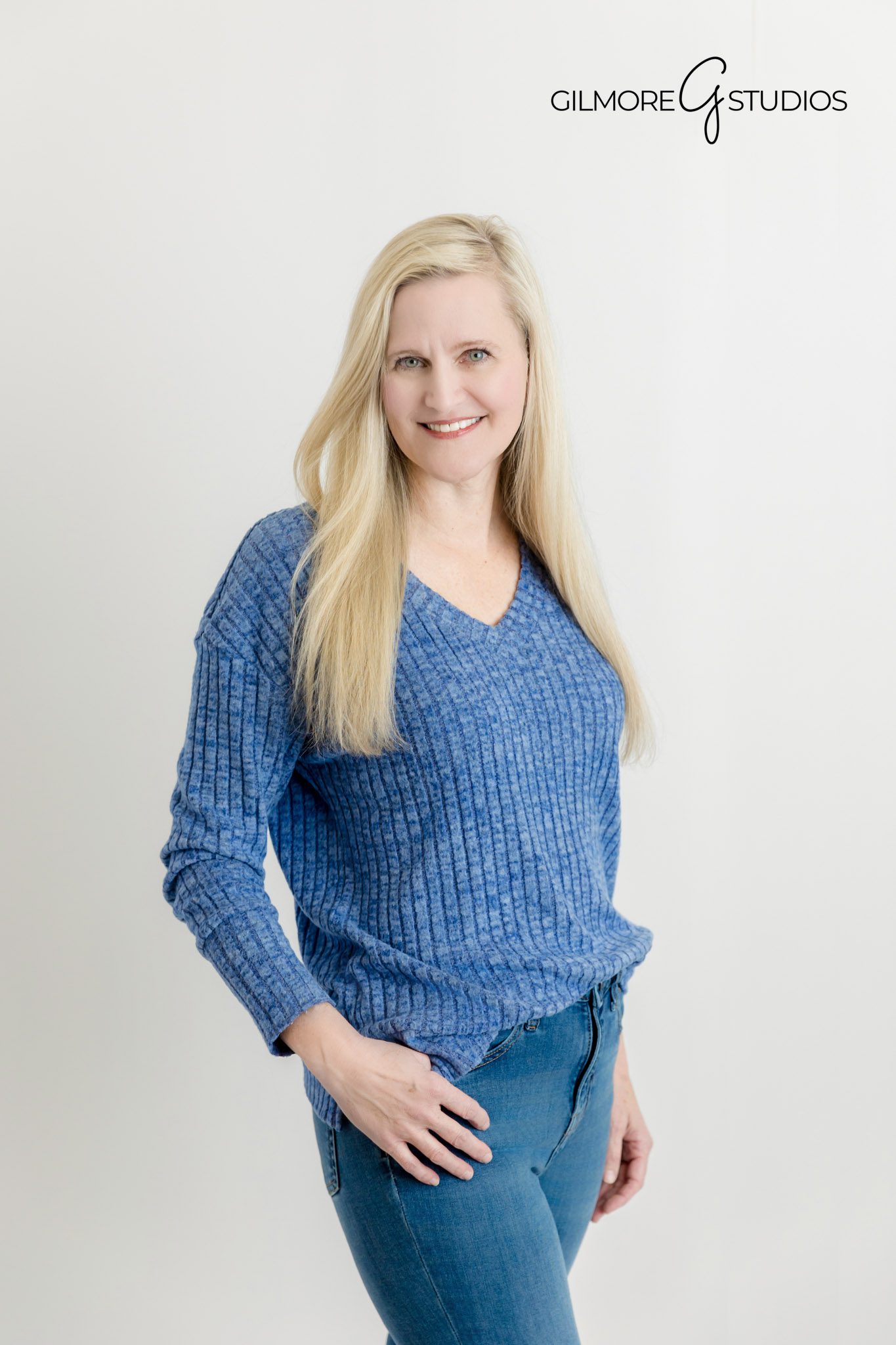 Gilbert AZ professional headshots lifestyle branding portraits for LinkedIn, Branding photographer Gilbert Arizona professional business headshot portraits