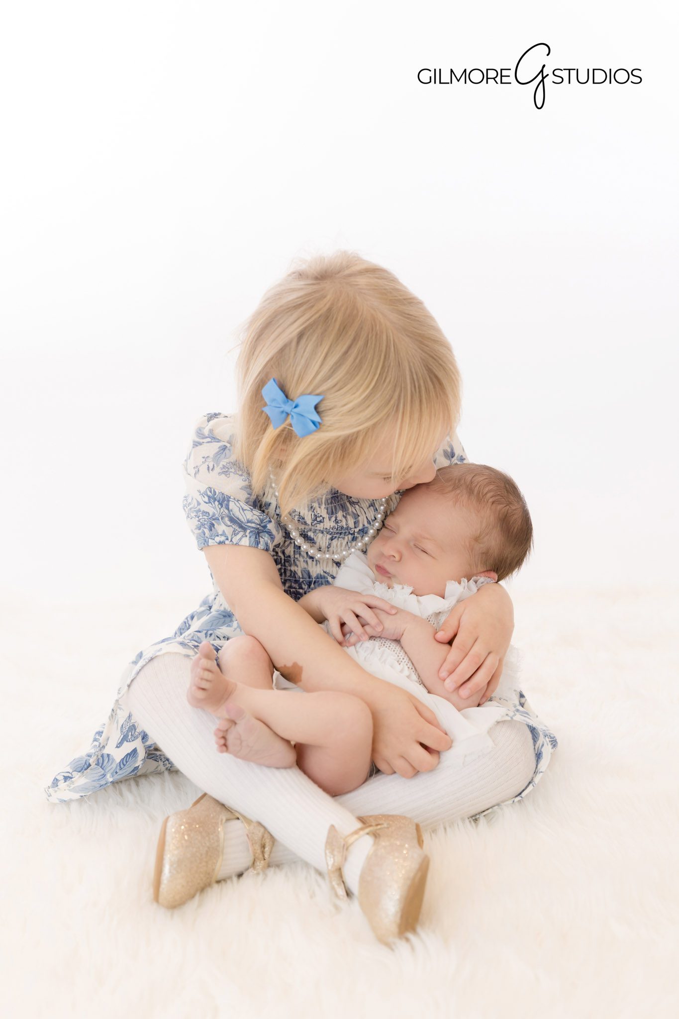 Newport Beach newborn photographer baby portraits Hoag Hospital photography studio, Professional newborn portraits Newport Beach photography studio baby family session