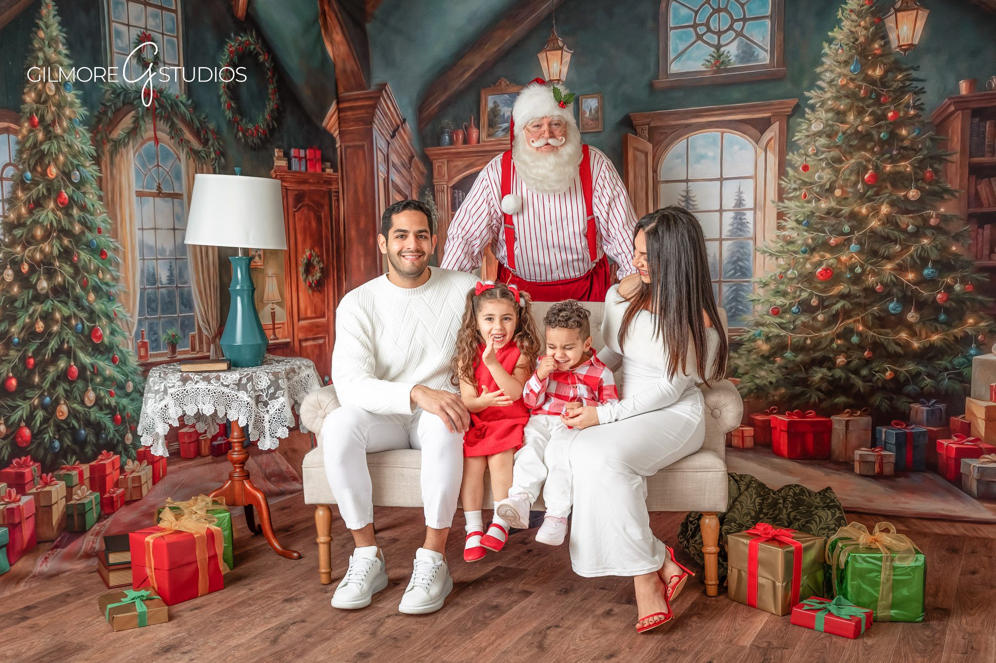Holiday Santa photography Newport Beach family portraits Christmas cards, Santa Claus portraits Newport Beach CA professional holiday photoshoot