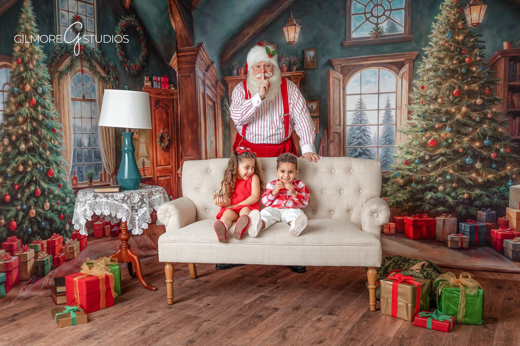 Santa Claus mini sessions Newport Beach Orange County holiday portraits, Holiday Santa experience photos Newport Beach CA children’s Christmas session