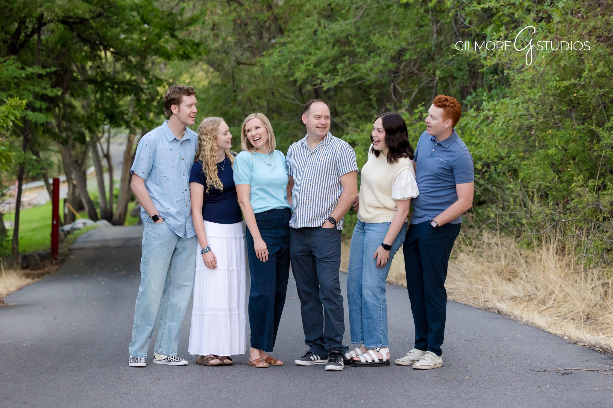 Utah Valley family pictures Provo Canyon photographer scenic outdoor session, Family photo inspiration Utah Valley photographer professional portraits candid