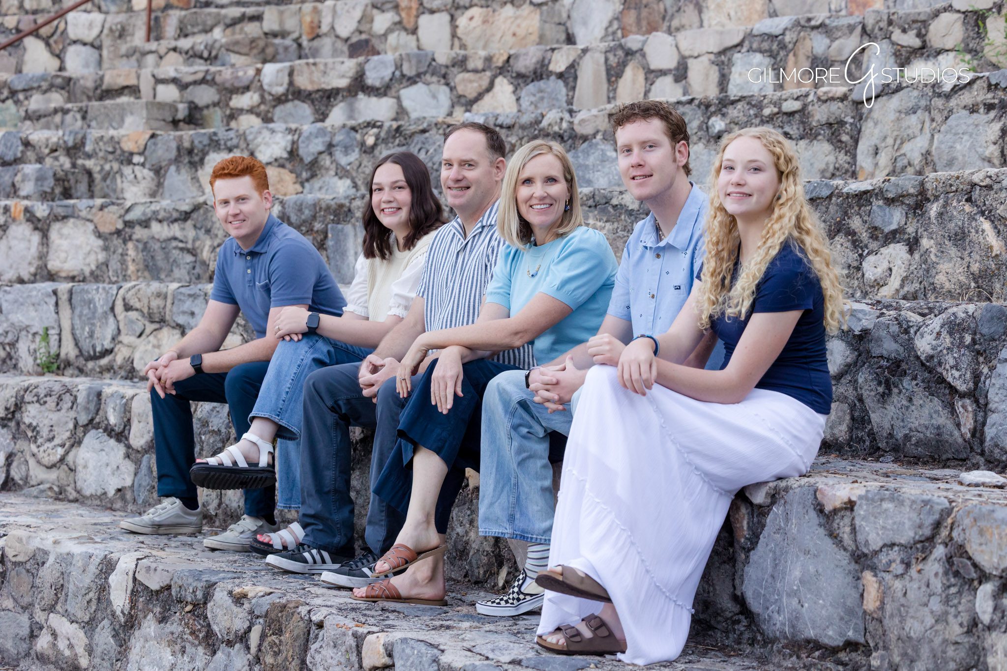 Family photo inspiration Utah Valley outdoor portraits lifestyle photographer, Utah Valley family photographer Provo outdoor candid lifestyle portraits session